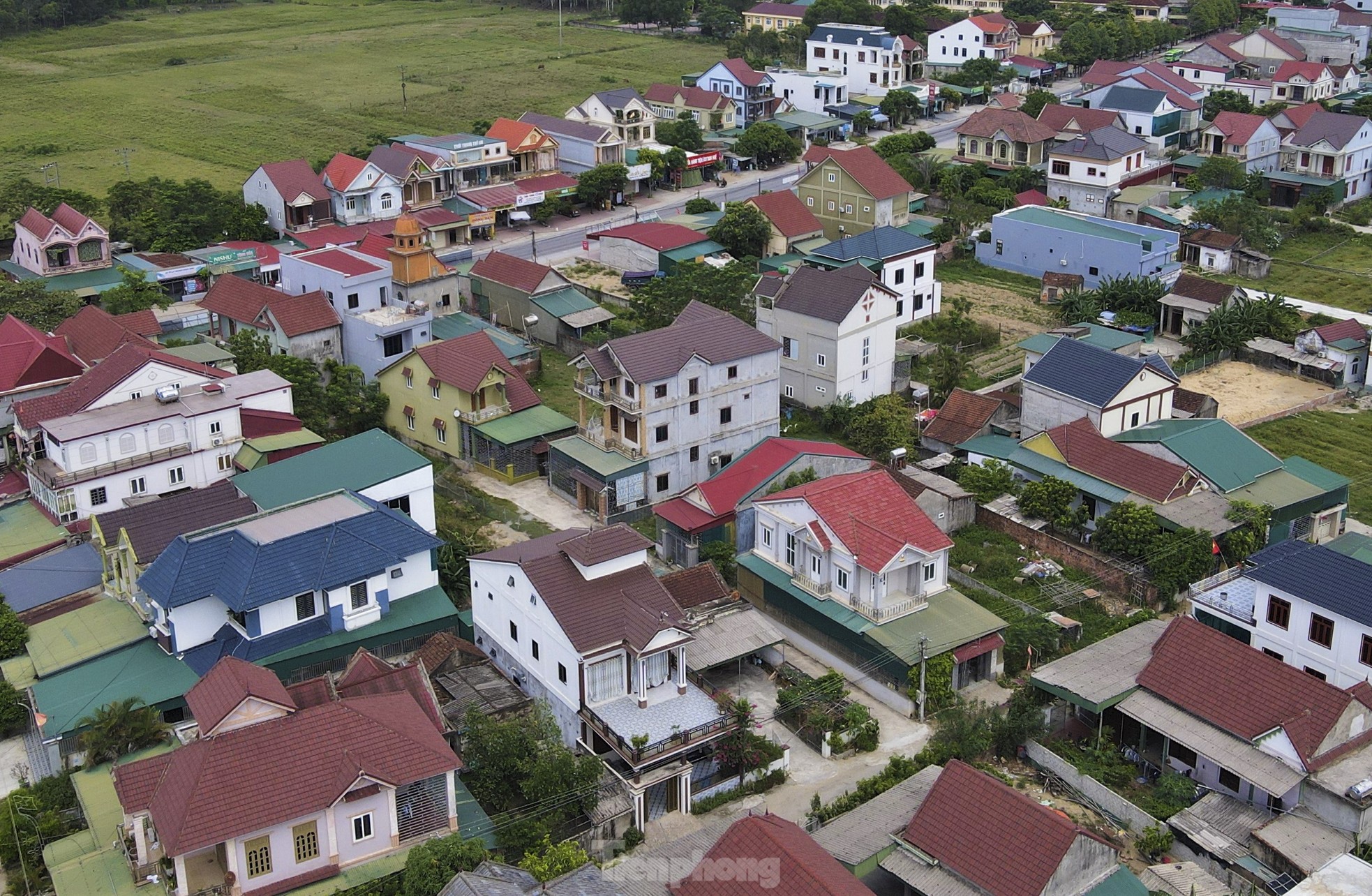 Biệt thự mọc như nấm ở làng xuất khẩu lao động giàu nhất Hà Tĩnh ảnh 10