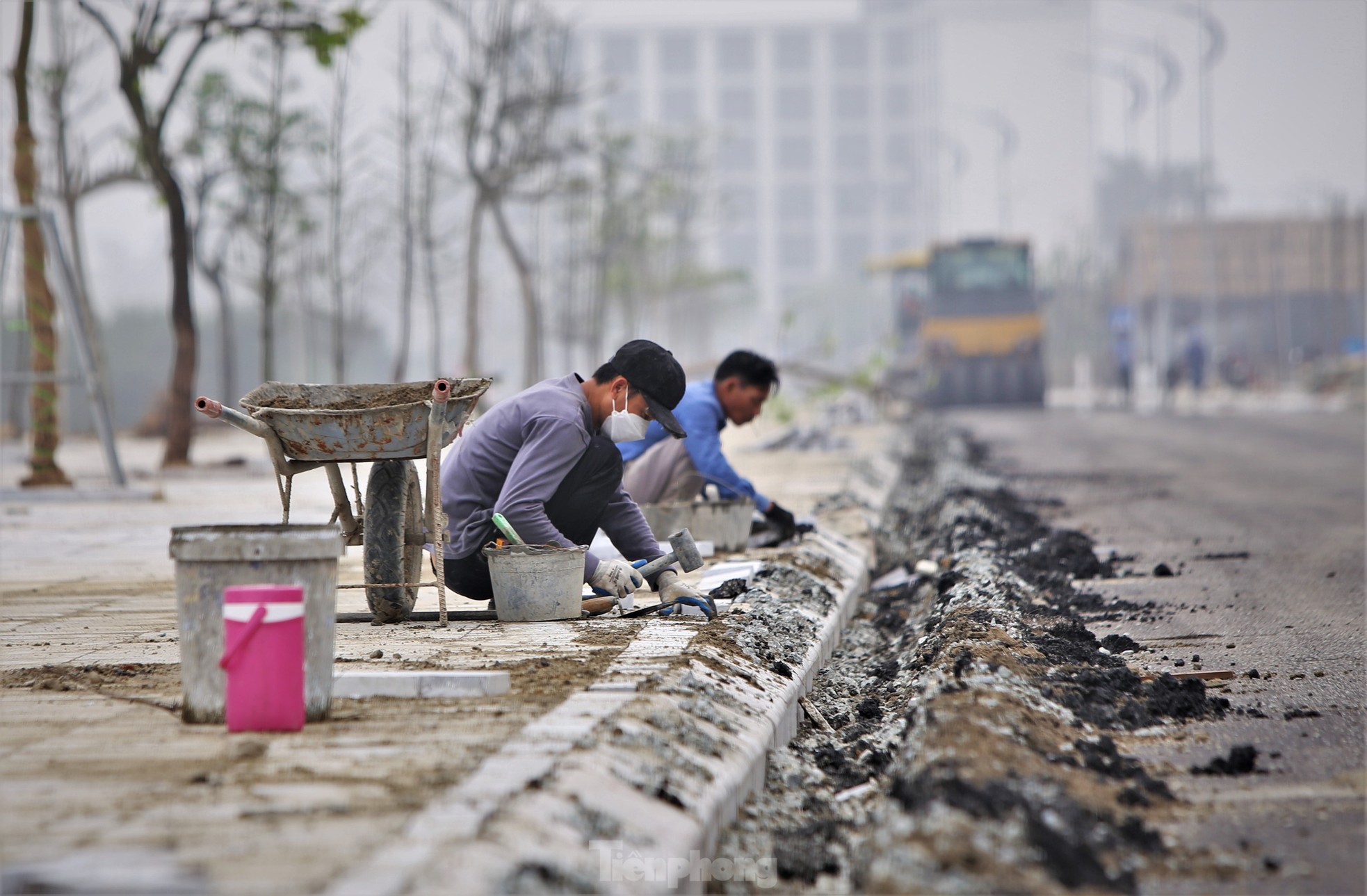 Bãi biển Thiên Cầm ‘xộc xệch’ trước mùa du lịch ảnh 6