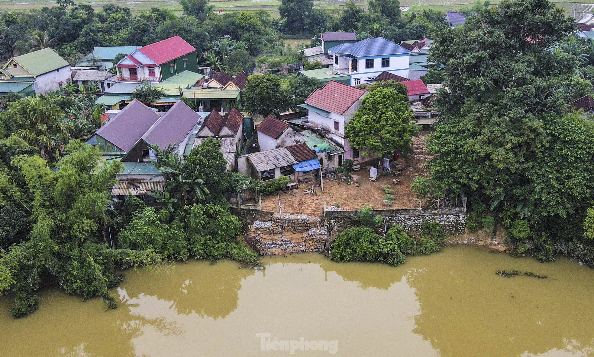 Ngày đêm xây kè khắc phục sạt lở bờ sông ở Hà Tĩnh ảnh 3