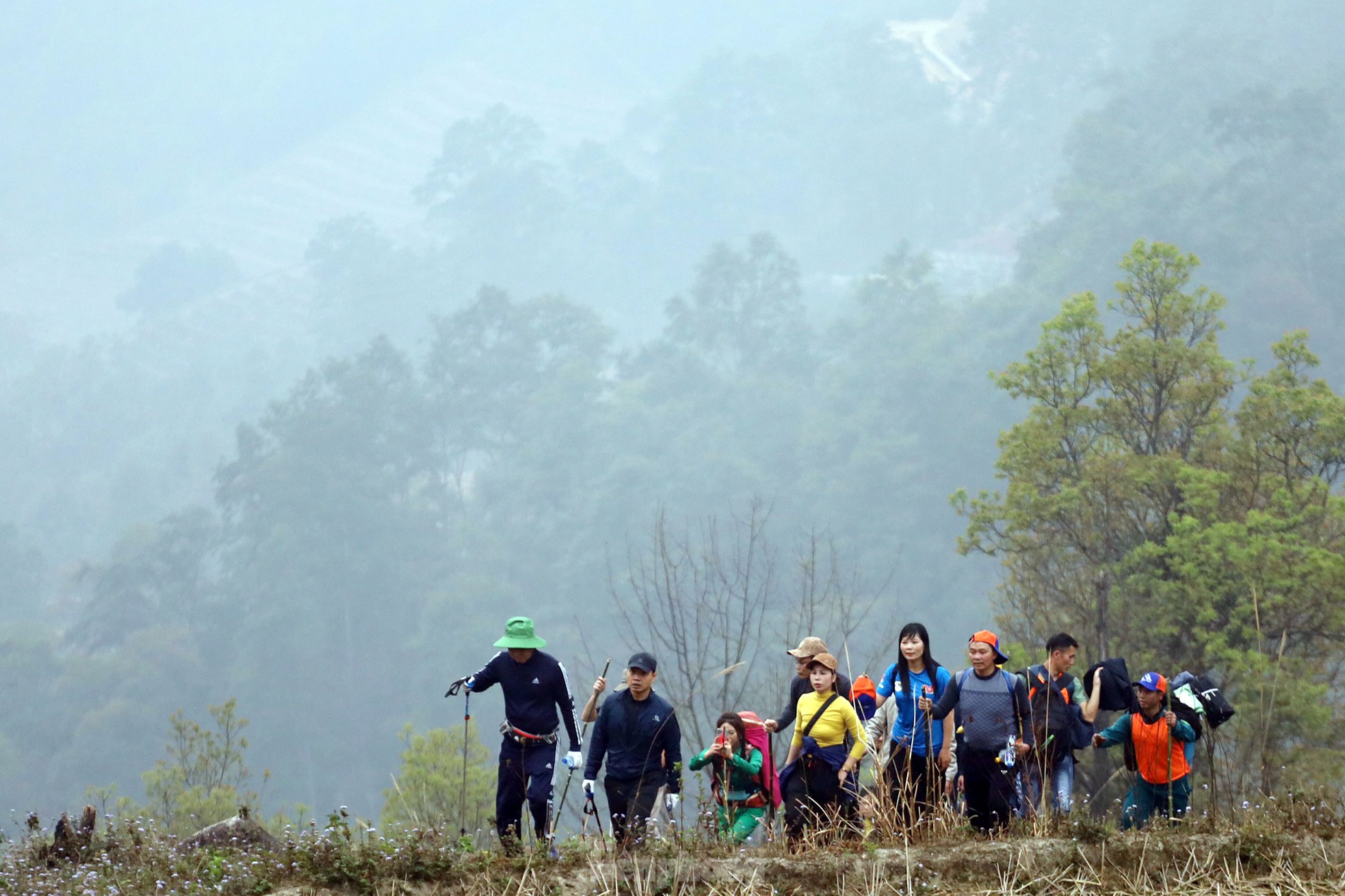 Xuyên rừng già chinh phục một trong tứ đại đỉnh núi Việt Nam ảnh 9
