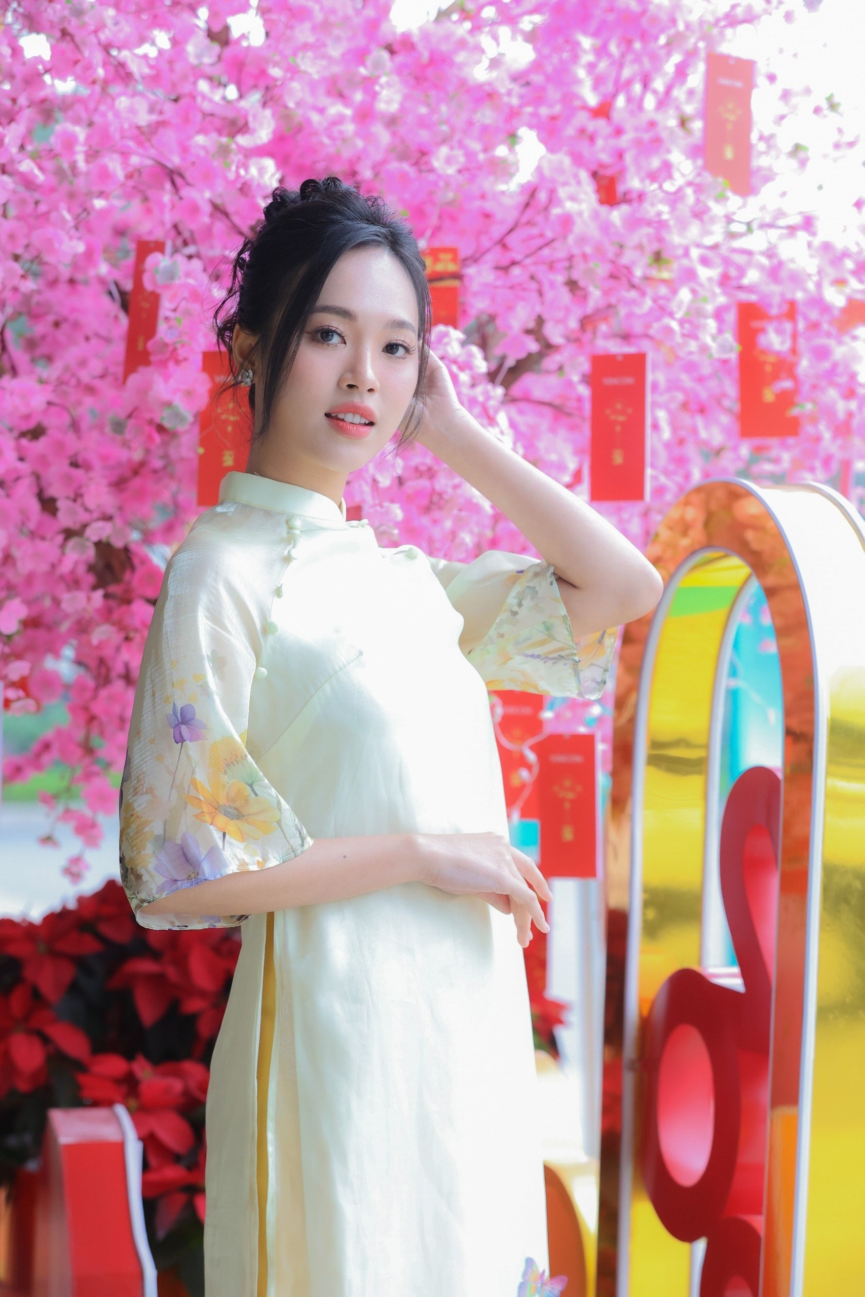 Á hậu Trịnh Thùy Linh: 'Tôi thích ăn đồ ngọt và ngủ muộn' ảnh 10