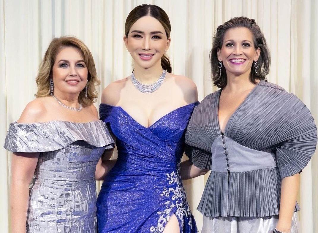 Cuộc thay máu của nữ tỷ phú Hoa hậu Hoàn vũ ảnh 4