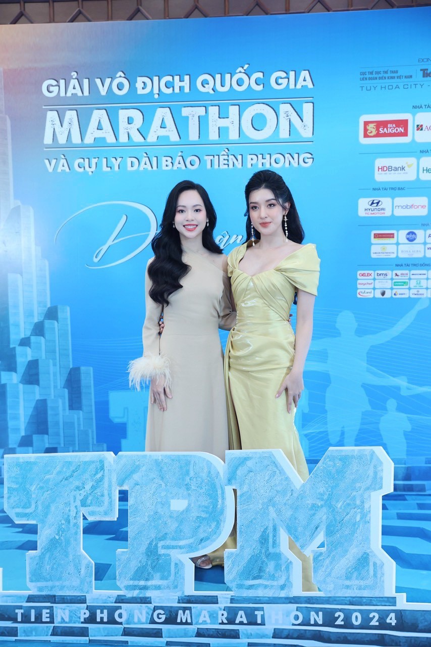 Đỗ Thị Hà, Huyền My rạng rỡ tại họp báo Tiền Phong Marathon 2024 ảnh 1