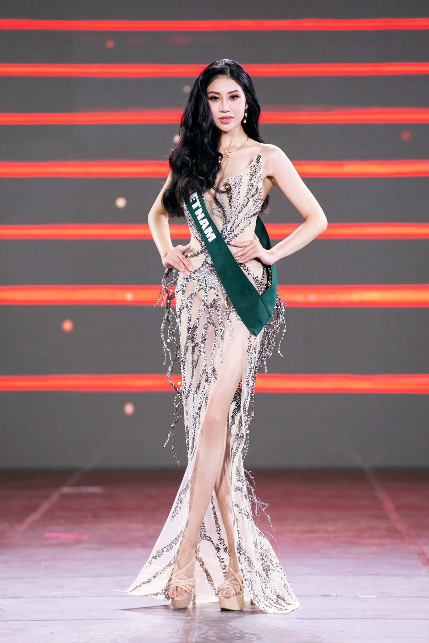 Nhan sắc ba người đẹp Việt vào đề cử Vẻ đẹp vượt thời gian
