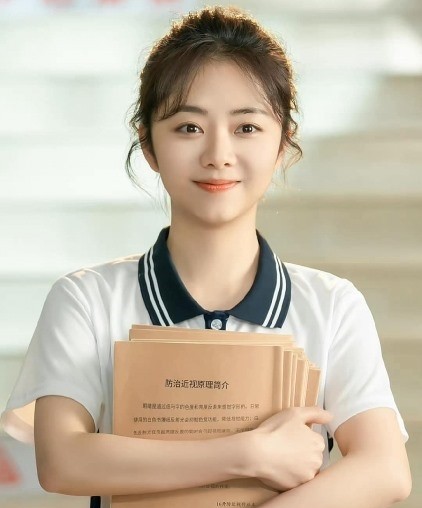 Nam diễn viên khiến đồng nghiệp xấu hổ khi đứng cạnh ảnh 17