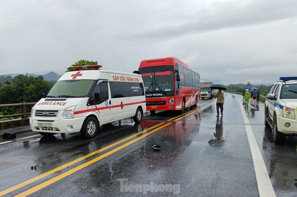 Tai nạn liên hoàn trên cao tốc Nội Bài - Lào Cai, 2 người thương vong ảnh 5