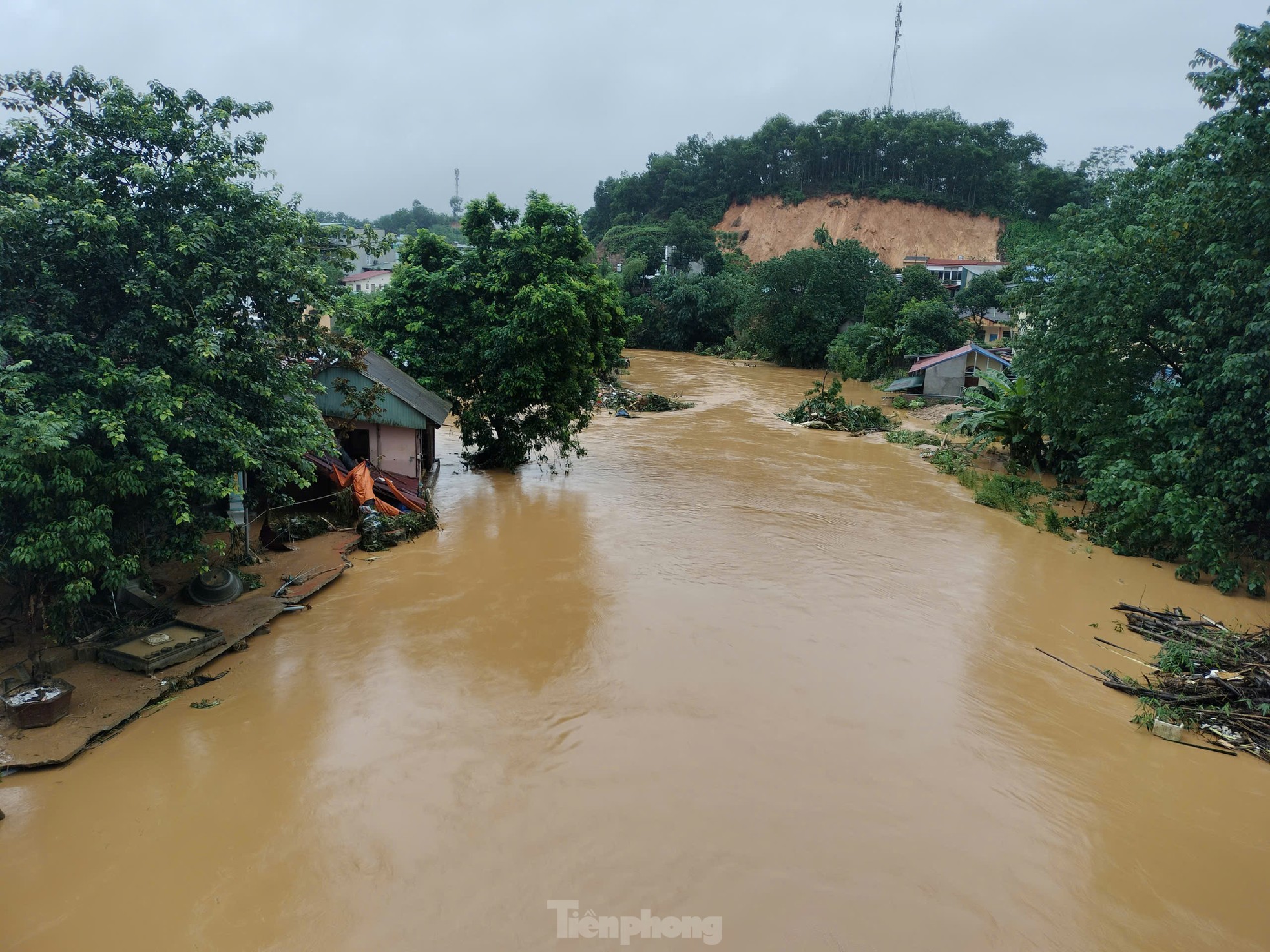 Thành phố Yên Bái chìm trong biển nước, cô lập nhiều phường xã ảnh 2