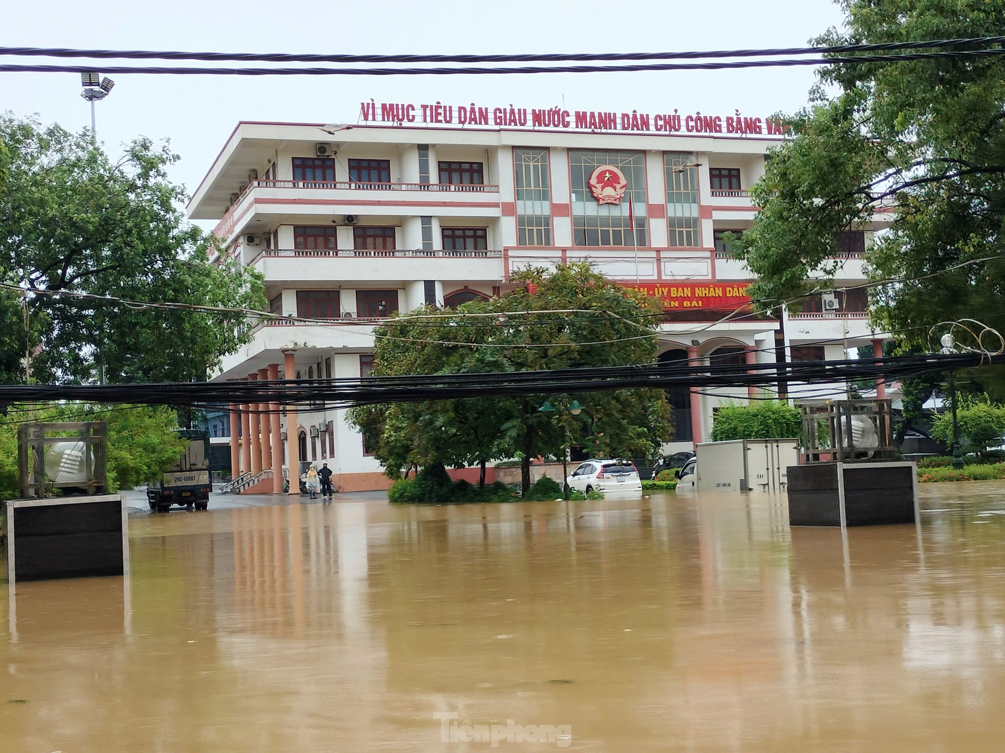 Thành phố Yên Bái chìm trong biển nước, cô lập nhiều phường xã ảnh 7