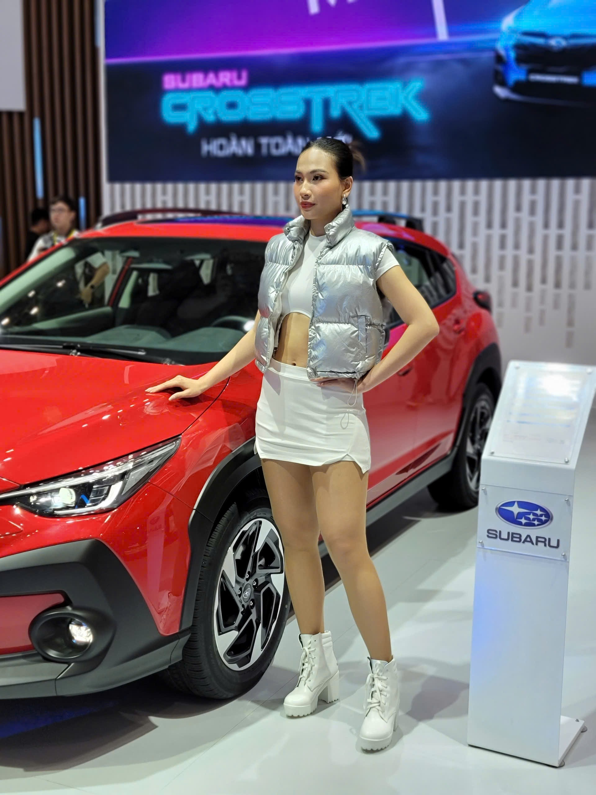 'Bóng hồng' khoe sắc tại Vietnam Motor Show 2024 ảnh 19