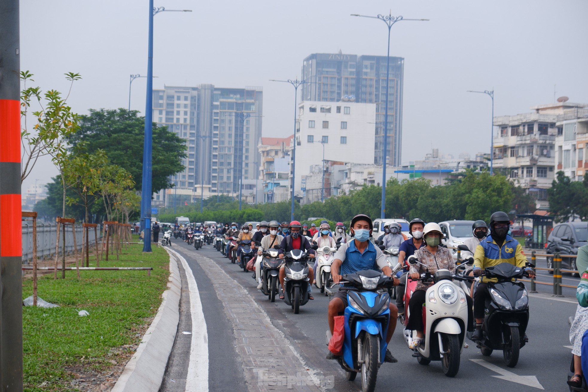 Lý do TPHCM sương trắng mù mịt, nhiều tòa nhà mờ khuất ảnh 5