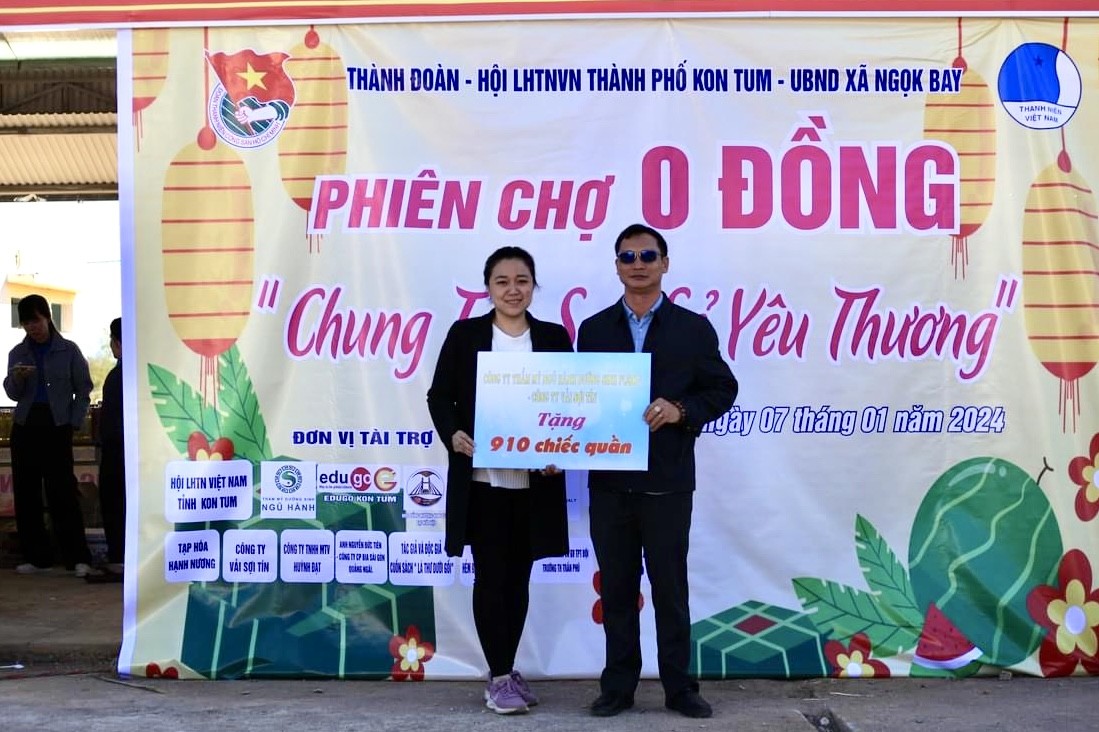 Ấm áp phiên chợ 0 đồng cho người nghèo ảnh 10
