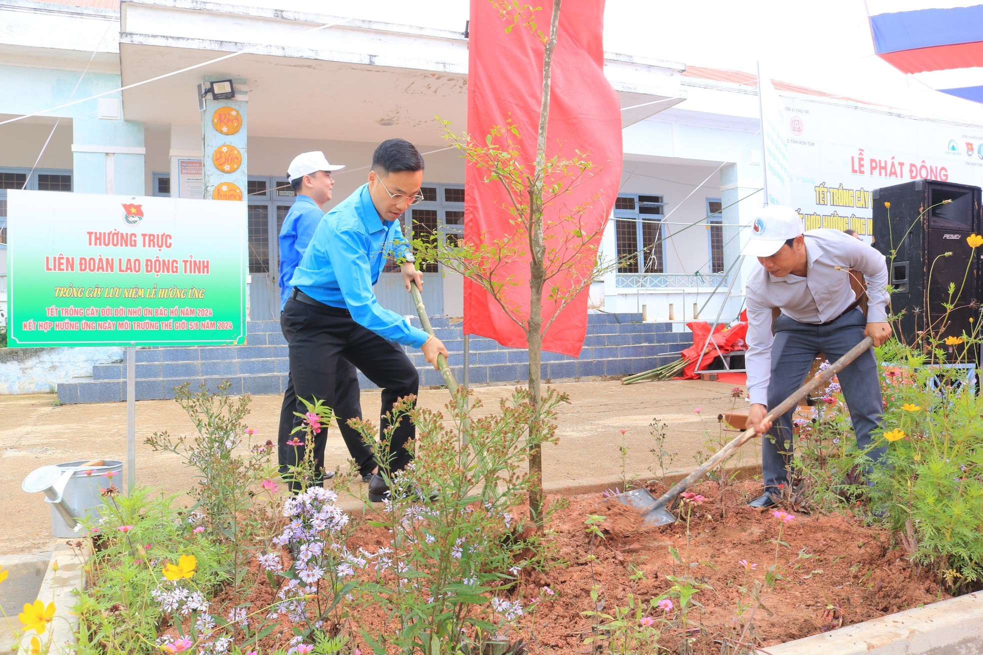 Kon Tum trồng hàng trăm nghìn cây xanh nhân dịp Tết trồng cây ảnh 5