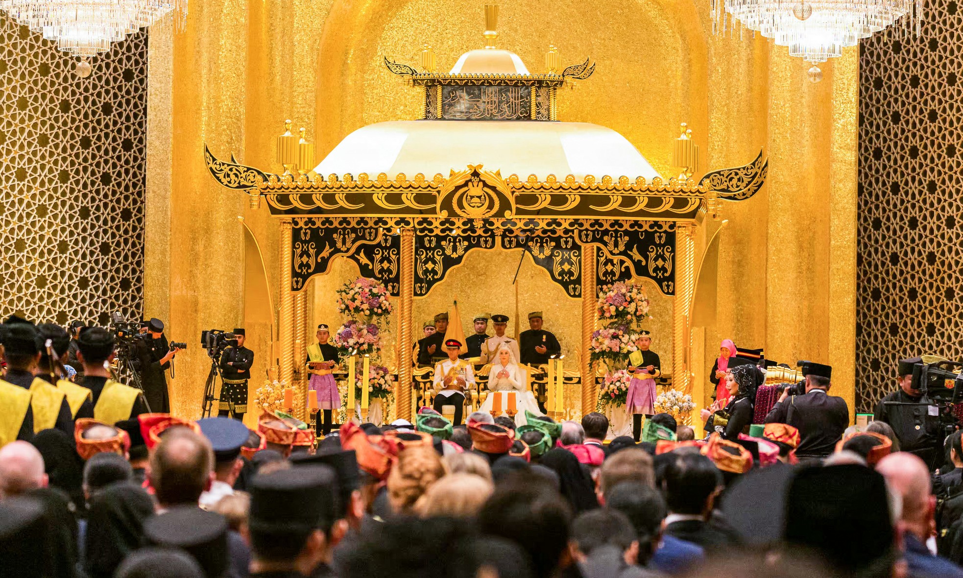 Có gì trong đám cưới kéo dài 10 ngày của Hoàng tử Brunei ảnh 1
