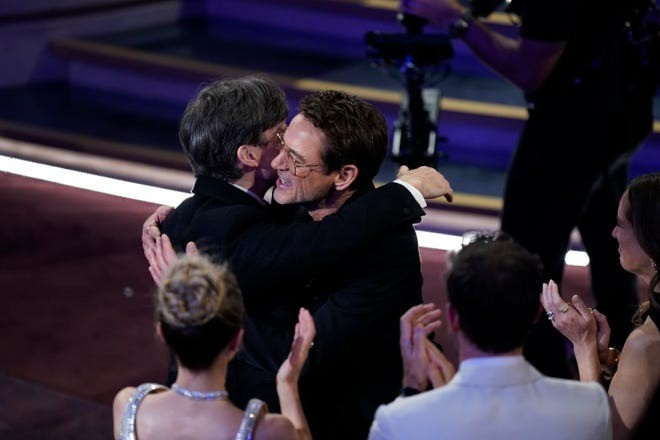 Nụ hôn tại Oscar ảnh 5