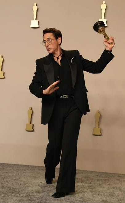 Nụ hôn tại Oscar ảnh 9