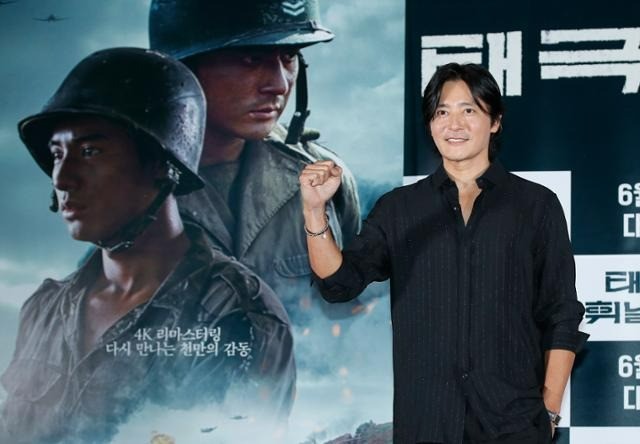 Jang Dong Gun ở tuổi 52 ảnh 1