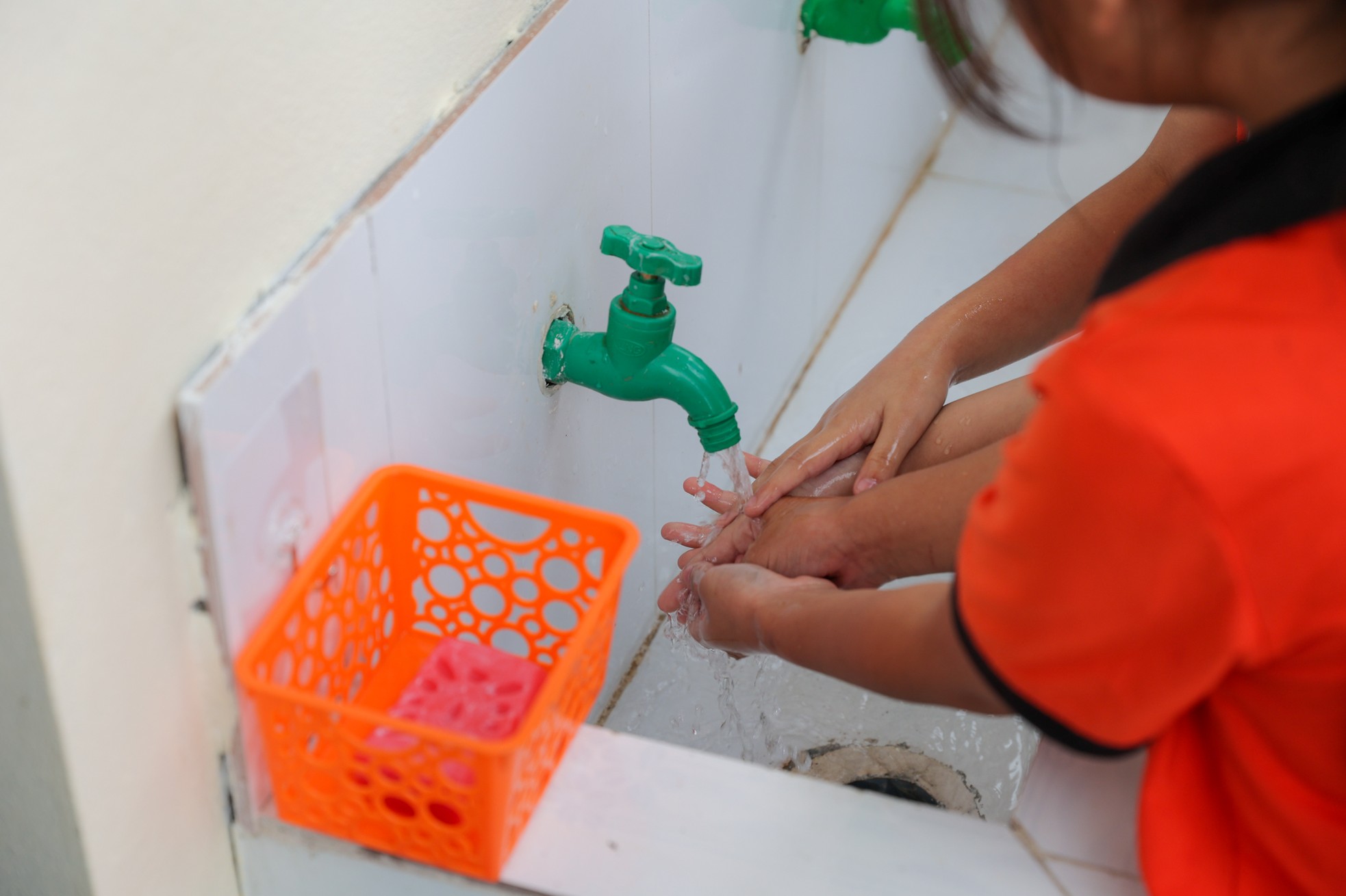 Thực trạng nhà vệ sinh học đường - ám ảnh của con trẻ và hành động của Quỹ Vì Tầm Vóc Việt ảnh 8
