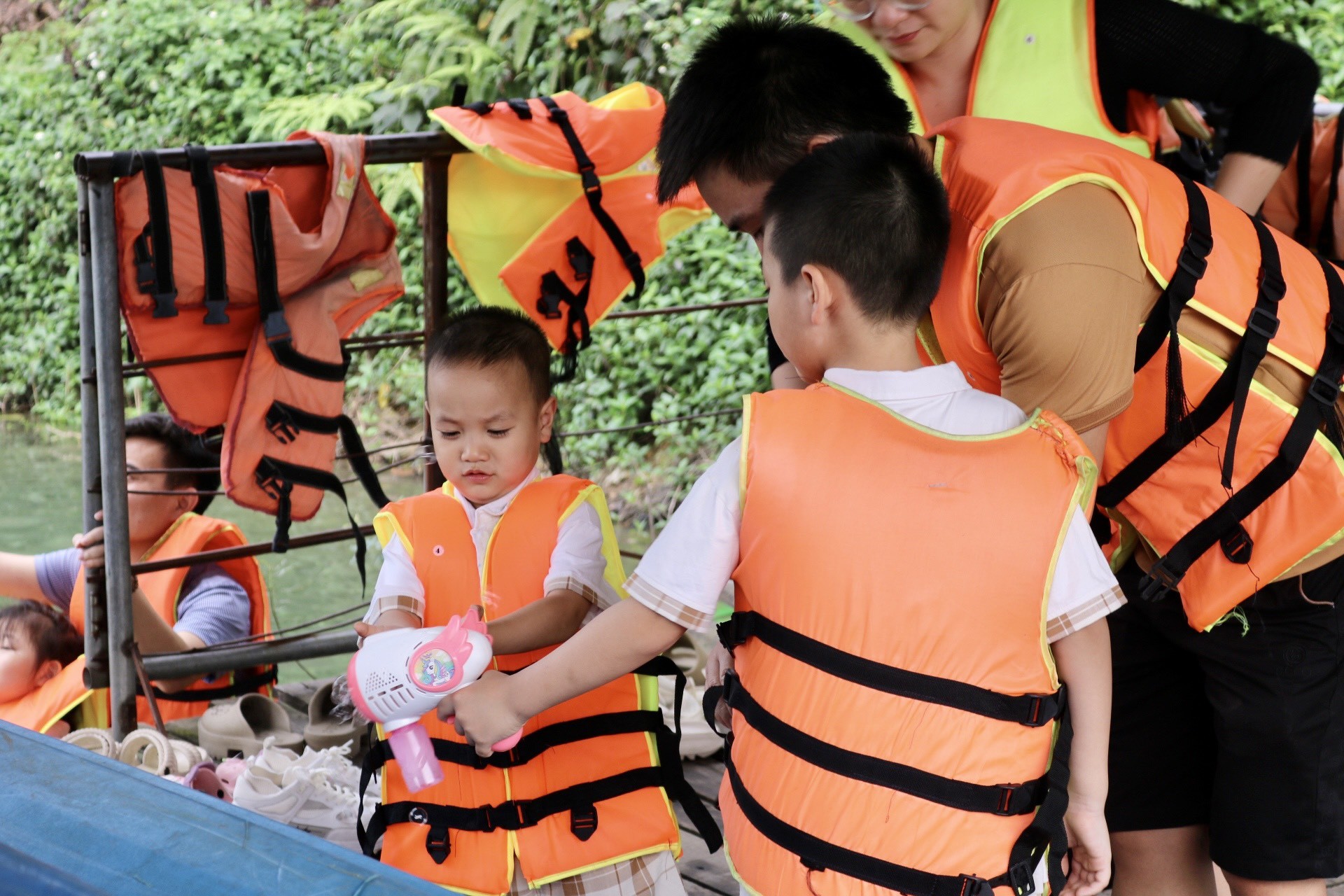 'Hốt bạc' dịch vụ thuê thuyền dã ngoại ở ngoại ô Hà Nội ảnh 6