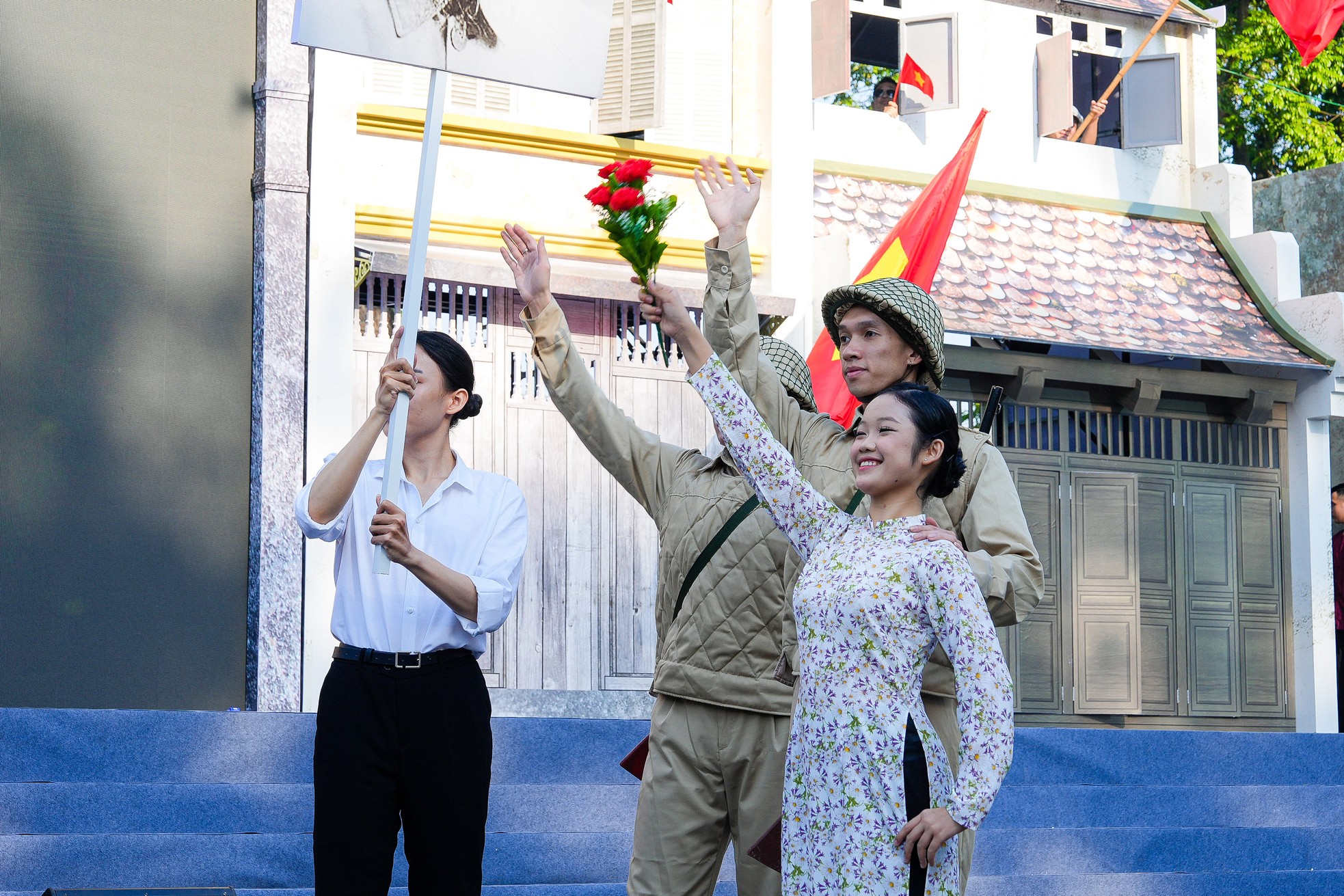 Hình ảnh đoàn quân tiến về Hà Nội năm 1954 được tái hiện tại hồ Gươm- Ảnh 12.