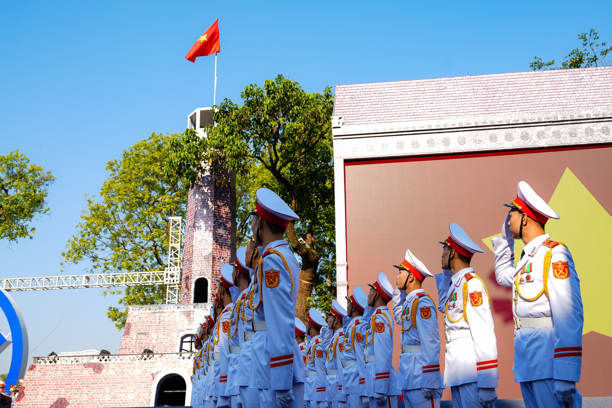 Hình ảnh đoàn quân tiến về Hà Nội năm 1954 được tái hiện tại hồ Gươm- Ảnh 13.