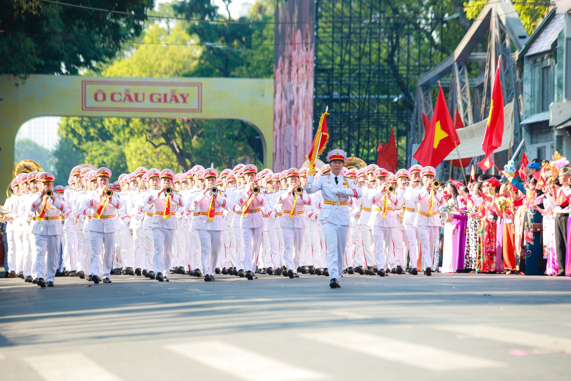 Hình ảnh đoàn quân tiến về Hà Nội năm 1954 được tái hiện tại hồ Gươm- Ảnh 6.