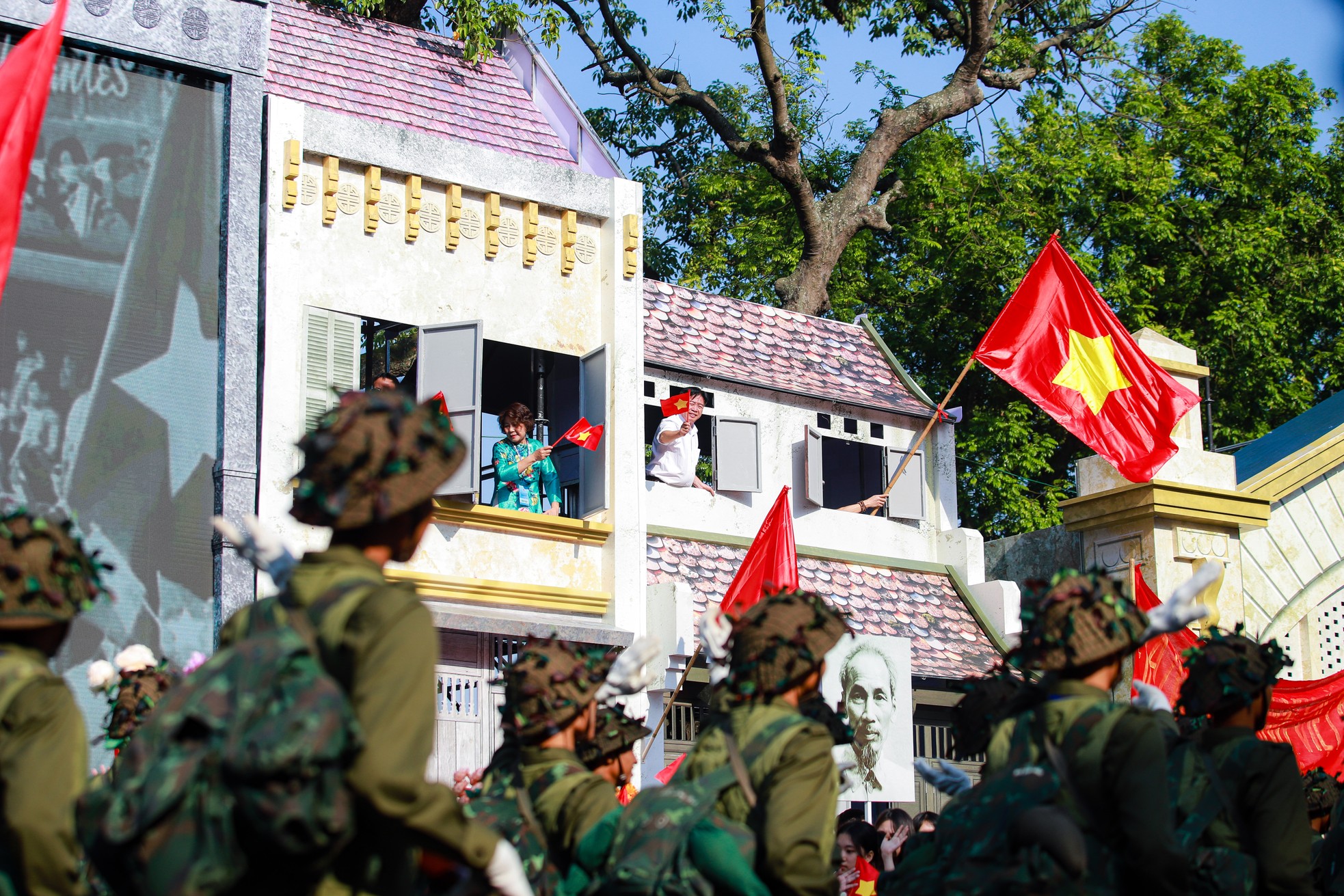 Hình ảnh đoàn quân tiến về Hà Nội năm 1954 được tái hiện tại hồ Gươm- Ảnh 8.