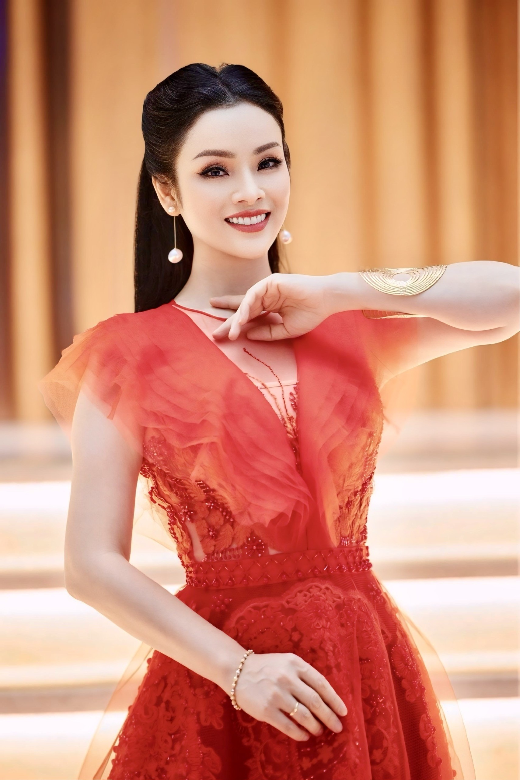 Ca sĩ Tân Nhàn tuổi 42: Tiến sĩ âm nhạc trẻ nhất Việt Nam, kín tiếng về cuộc hôn nhân thứ 2 ảnh 3