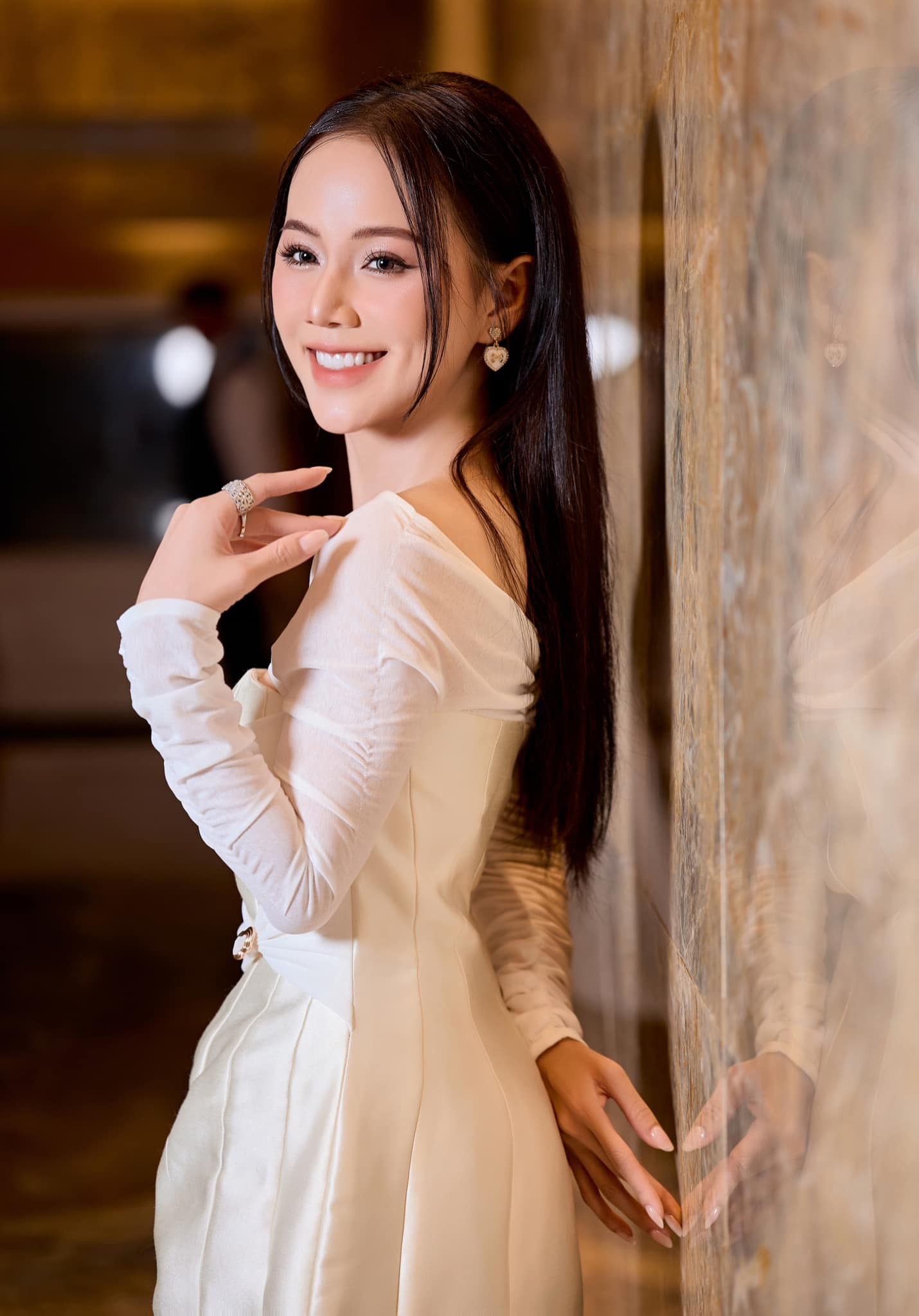 Nữ chính thảo mai gây cười trên phim giờ vàng ảnh 6