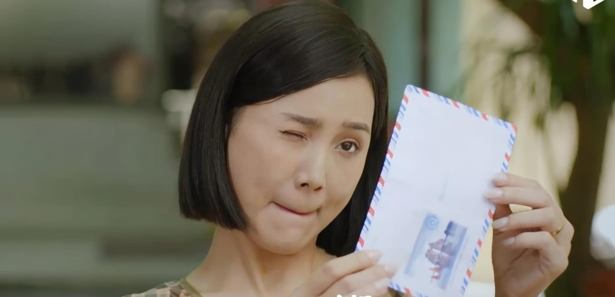 Nữ chính thảo mai gây cười trên phim giờ vàng ảnh 3