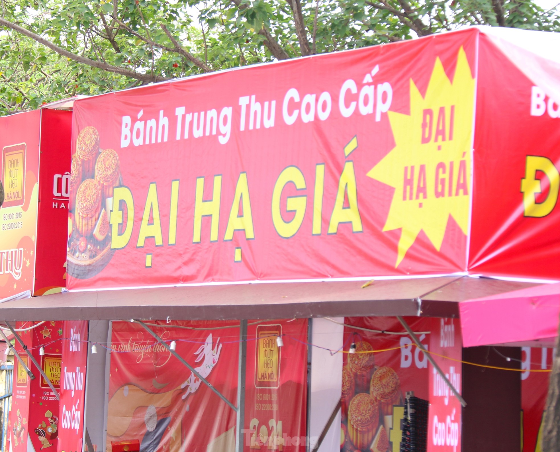 Hà Nội: Bánh trung thu đại hạ giá vẫn ế ảnh 3