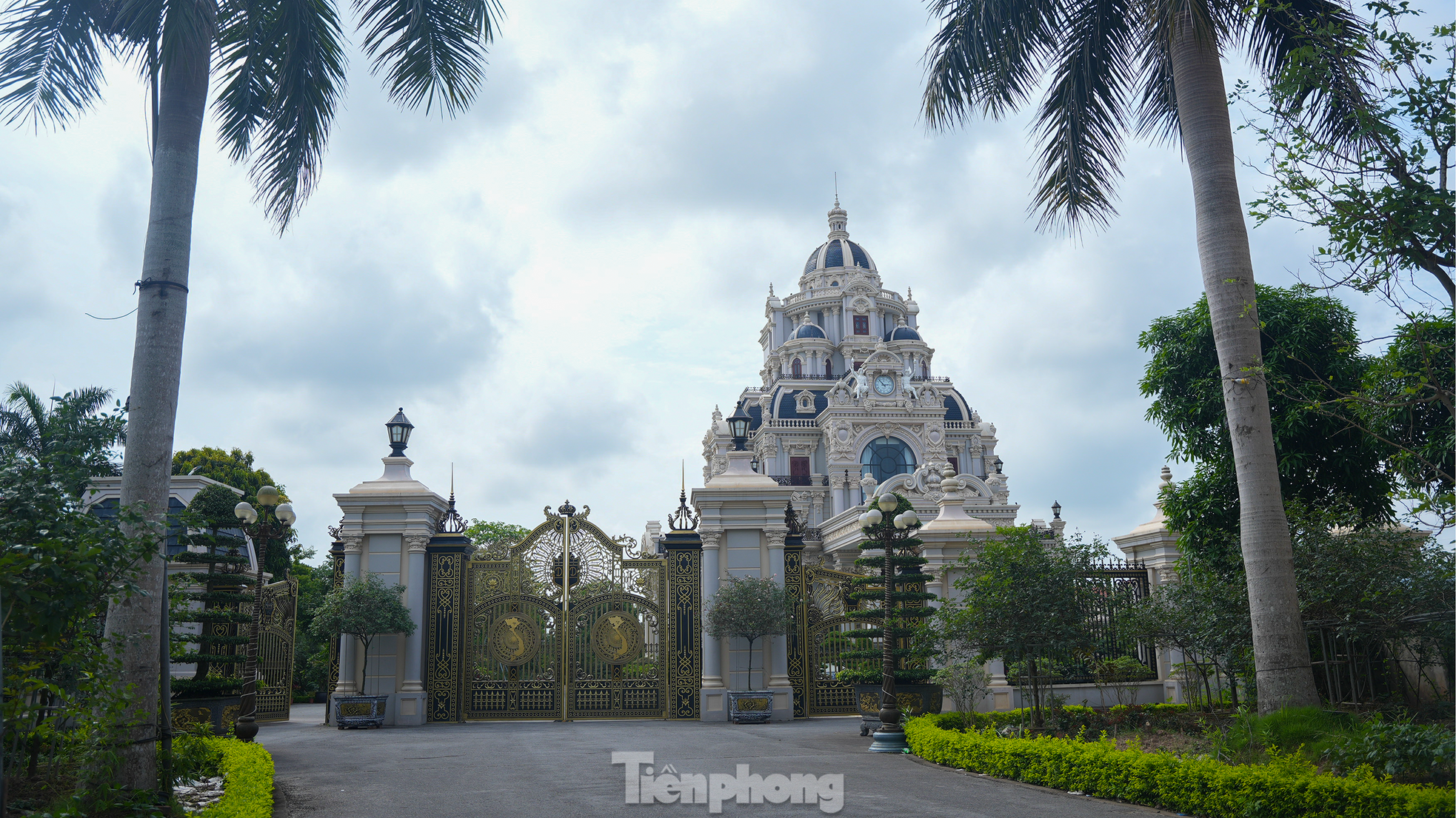 Ngôi làng tỷ phú nức tiếng tại Nam Định: Toàn dinh thự, lâu đài và tàu trăm tỷ xuôi ngược khắp muôn nơi