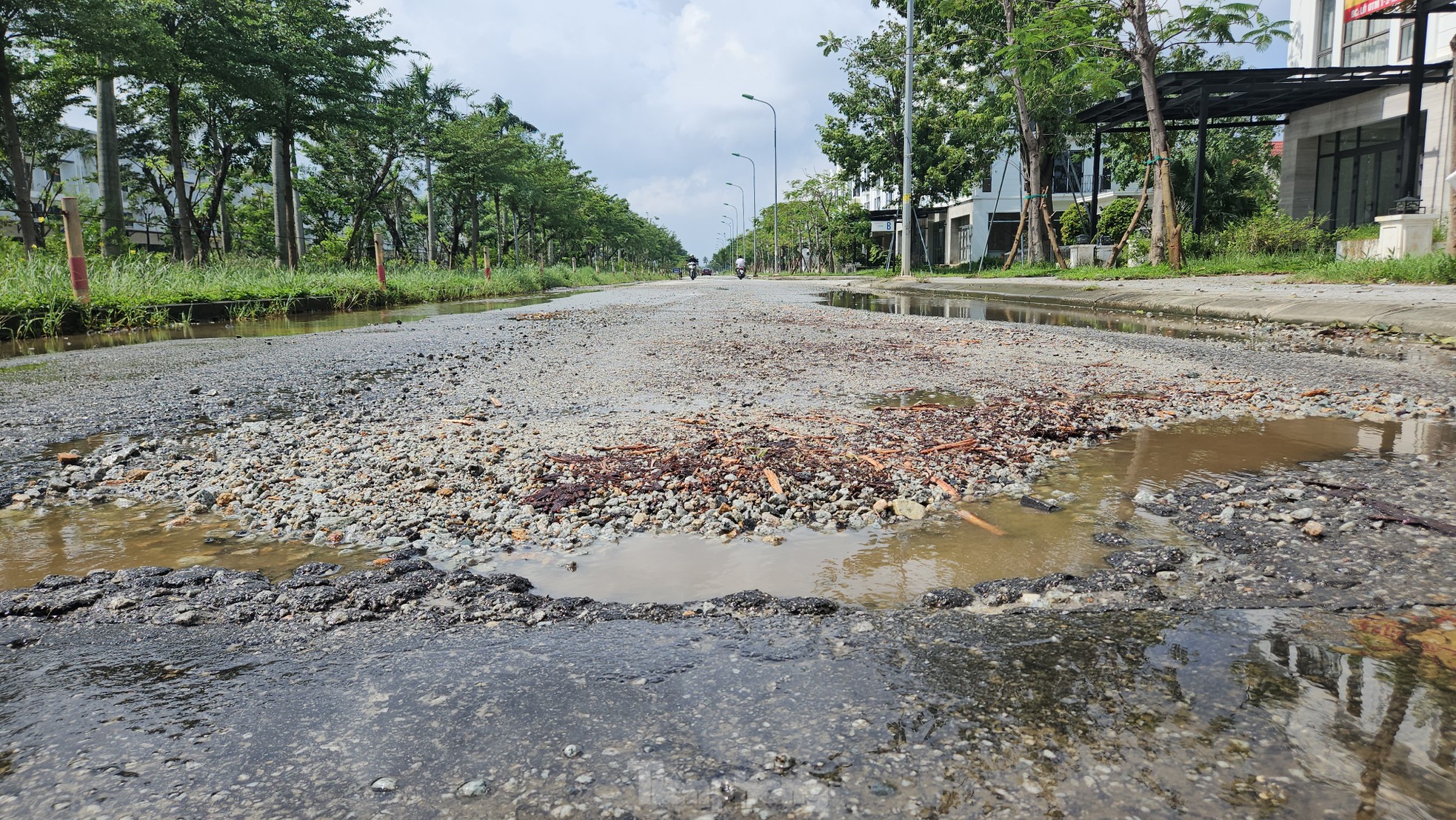 Đường qua khu đô thị cao cấp ở Huế như 'bẫy người' ảnh 6