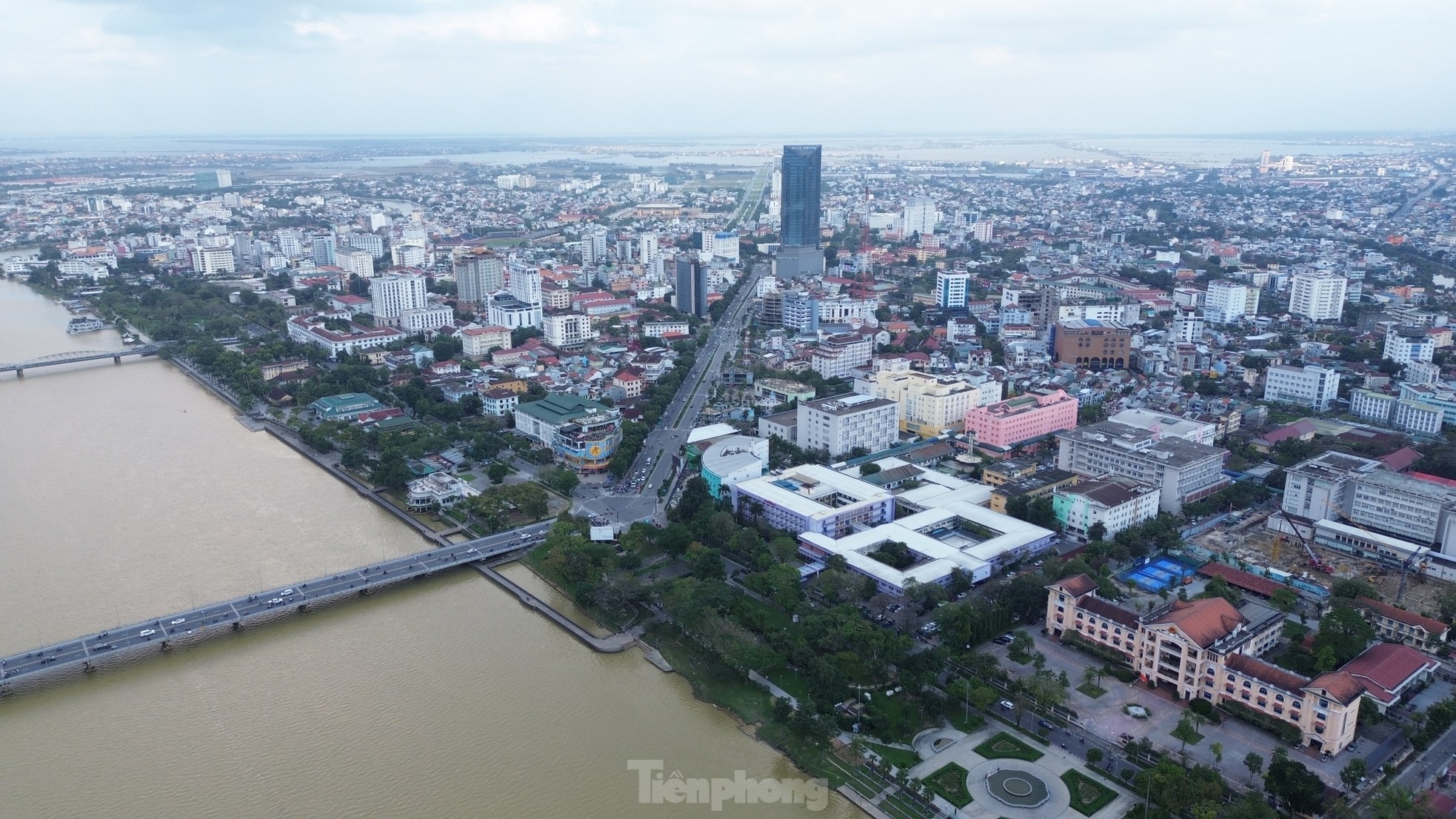 Sau khi thành lập, quận mới Phú Xuân tại Huế đóng trụ sở ở đâu? ảnh 3