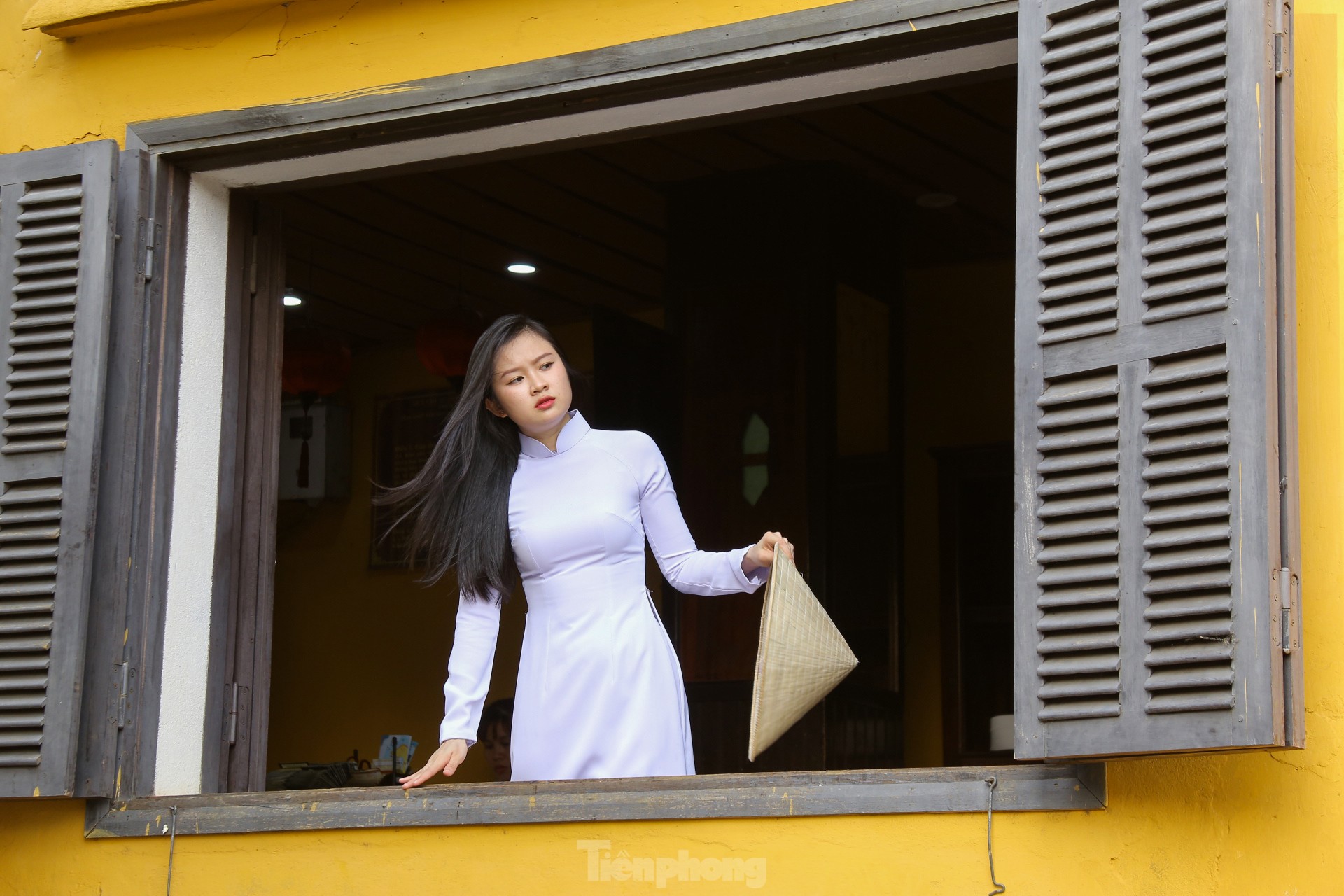 Giới trẻ nô nức đến phố cổ Hội An trong ngày giỗ Tổ Hùng Vương ảnh 5