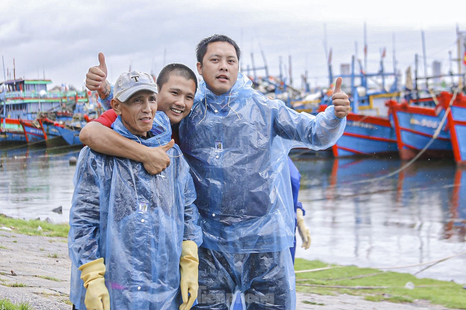 Ngư dân Đà Nẵng đánh bắt gần bờ, thu tiền triệu sau bão ảnh 9