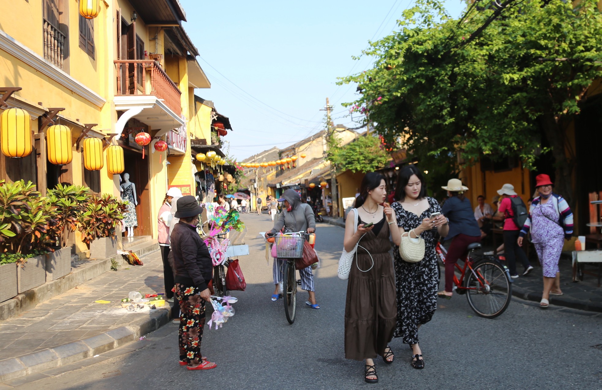 Du khách mê mẩn check-in Hội An lúc ráng chiều ảnh 4