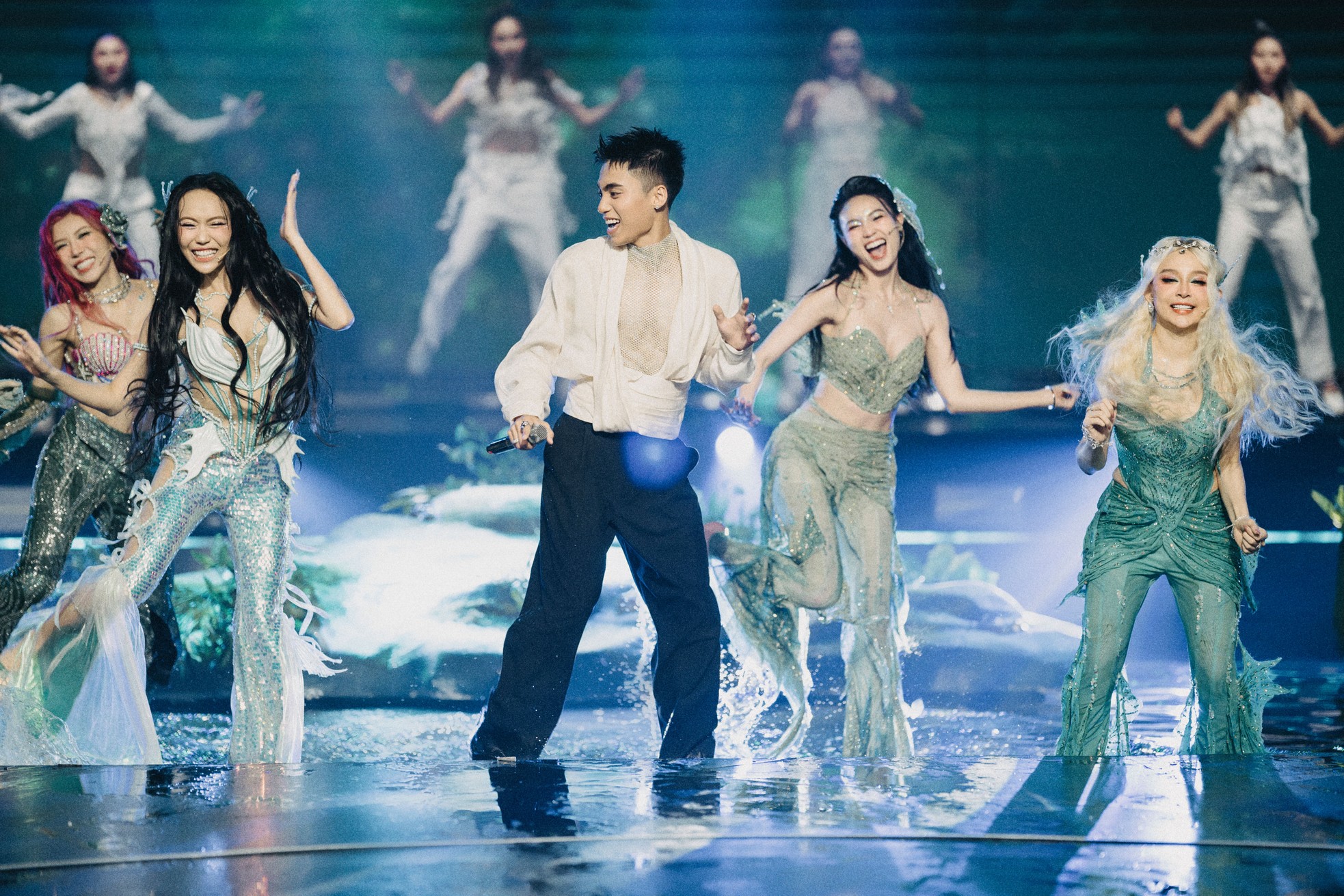 Khán giả tức giận kiểu loại người chơi của show Chị đẹp ảnh 6