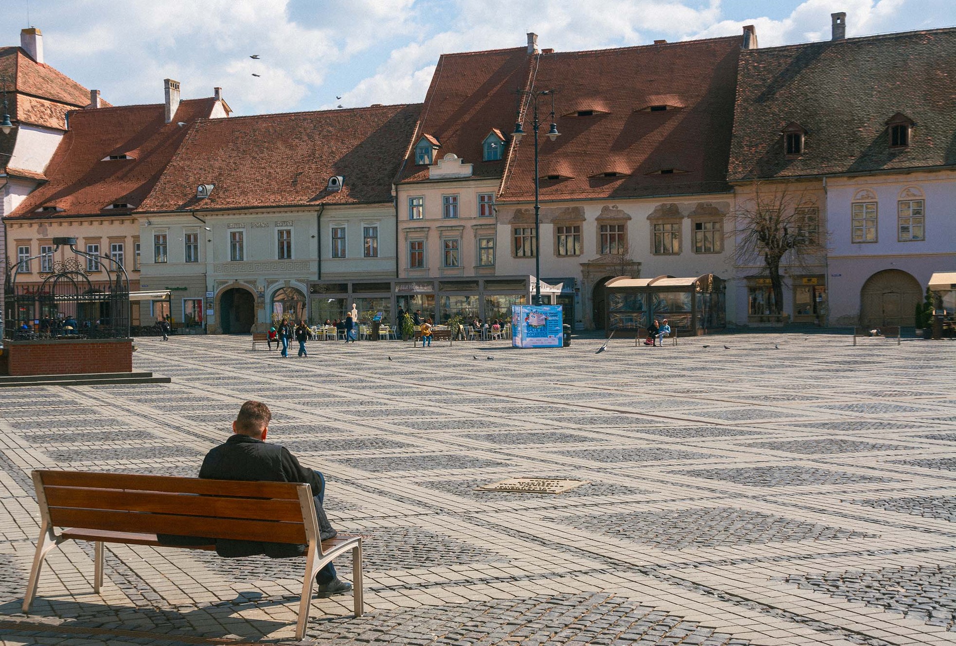 Bí ẩn những ‘đôi mắt Sibiu’ thao thức trên mái nhà ảnh 20