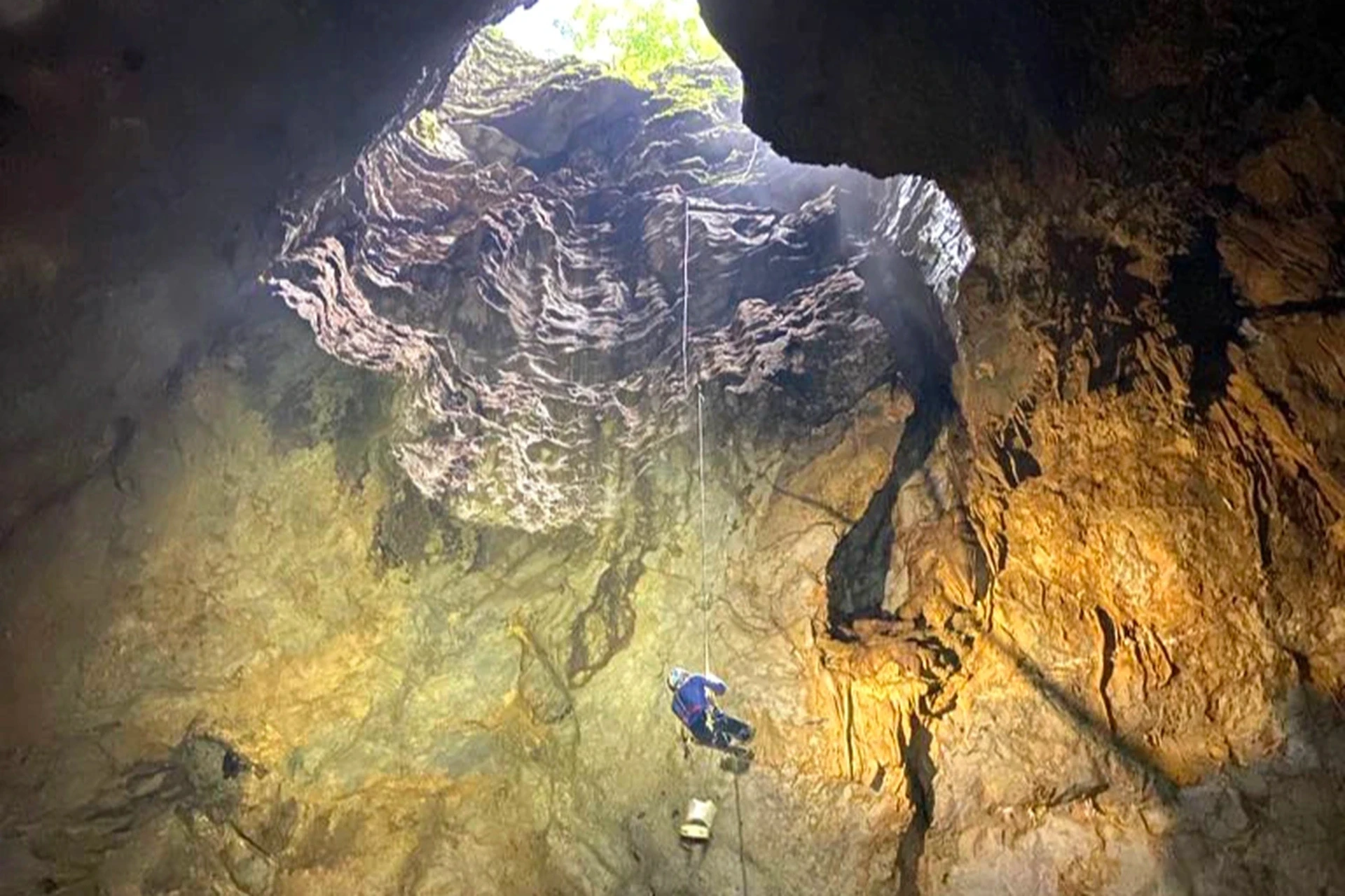 Khám phá 22 hang động kỳ vĩ mới được phát hiện tại Quảng Bình ảnh 3