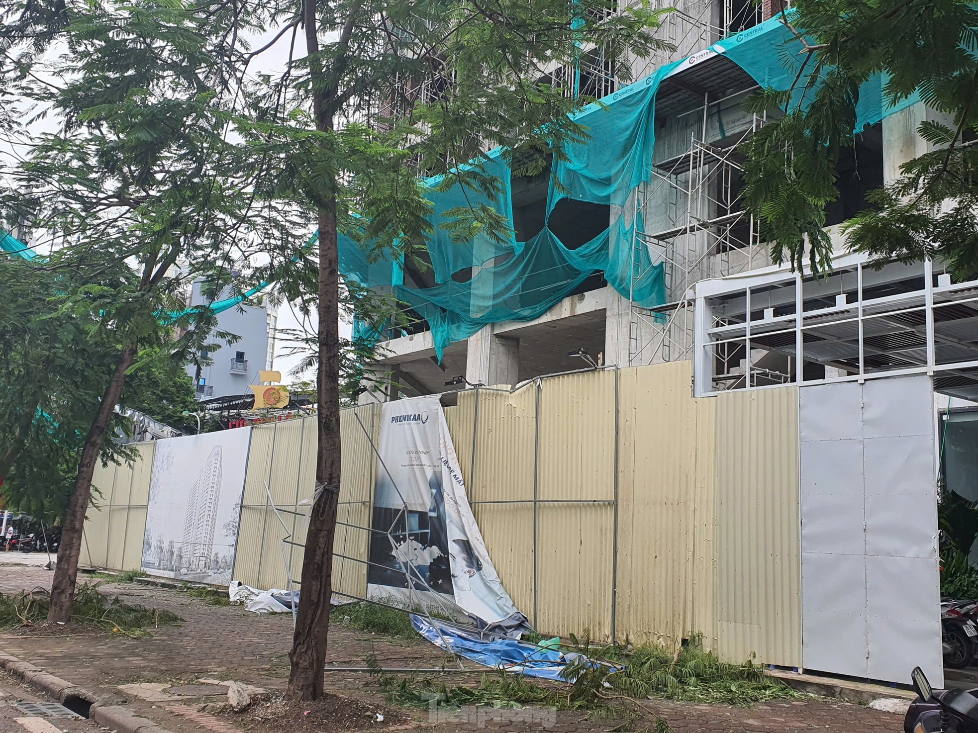 Cảnh khu đô thị, khu chung cư hoang tàn sau bão ảnh 9