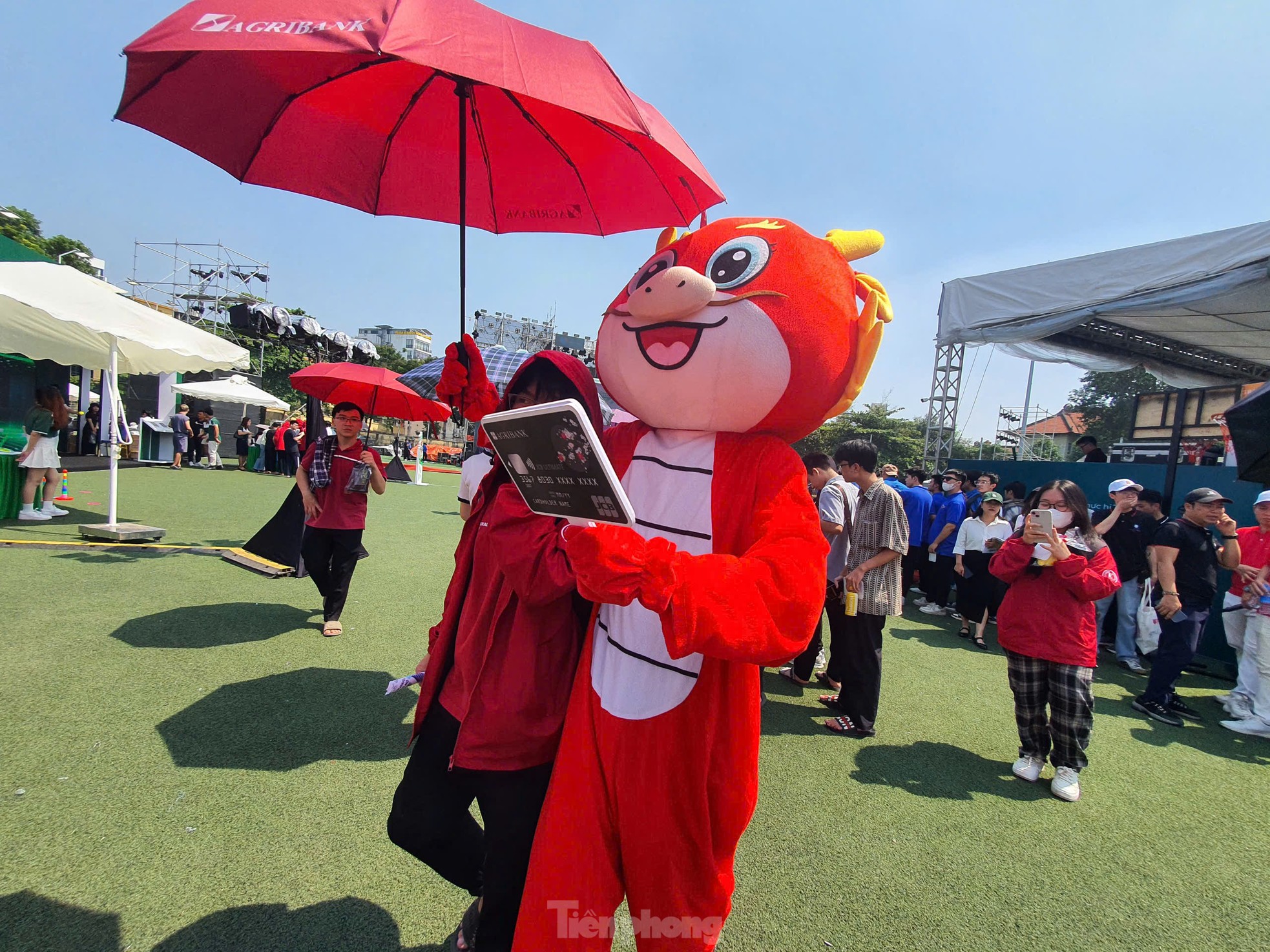 'Phát sốt' với Mascot trước giờ khai mạc Ngày Thẻ Việt Nam 2024 - Sóng Festival ảnh 2