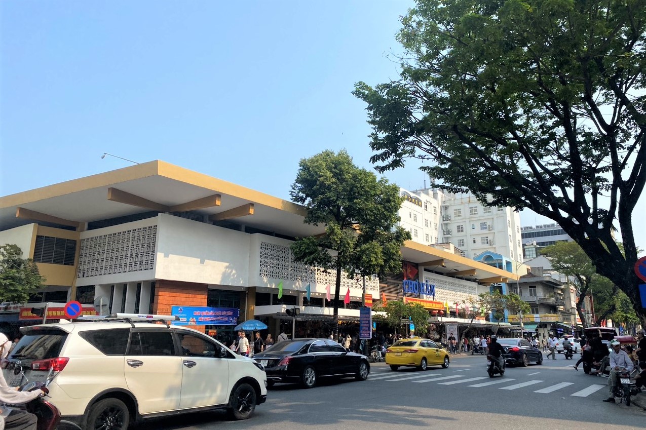 Chợ du lịch lớn nhất Đà Nẵng thoáng hơn trong ngày đầu đi một chiều, dẹp vỉa hè ảnh 6