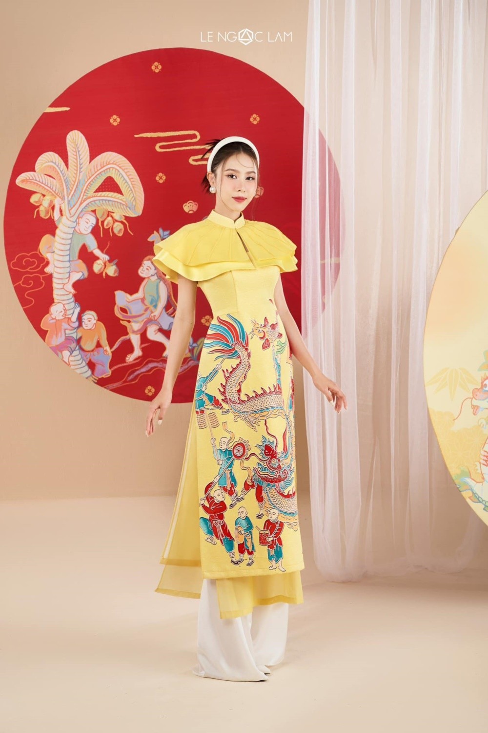 Nhan sắc thanh thuần của Top 3 Hoa hậu Việt Nam trong tà áo dài đón Tết Giáp Thìn ảnh 11