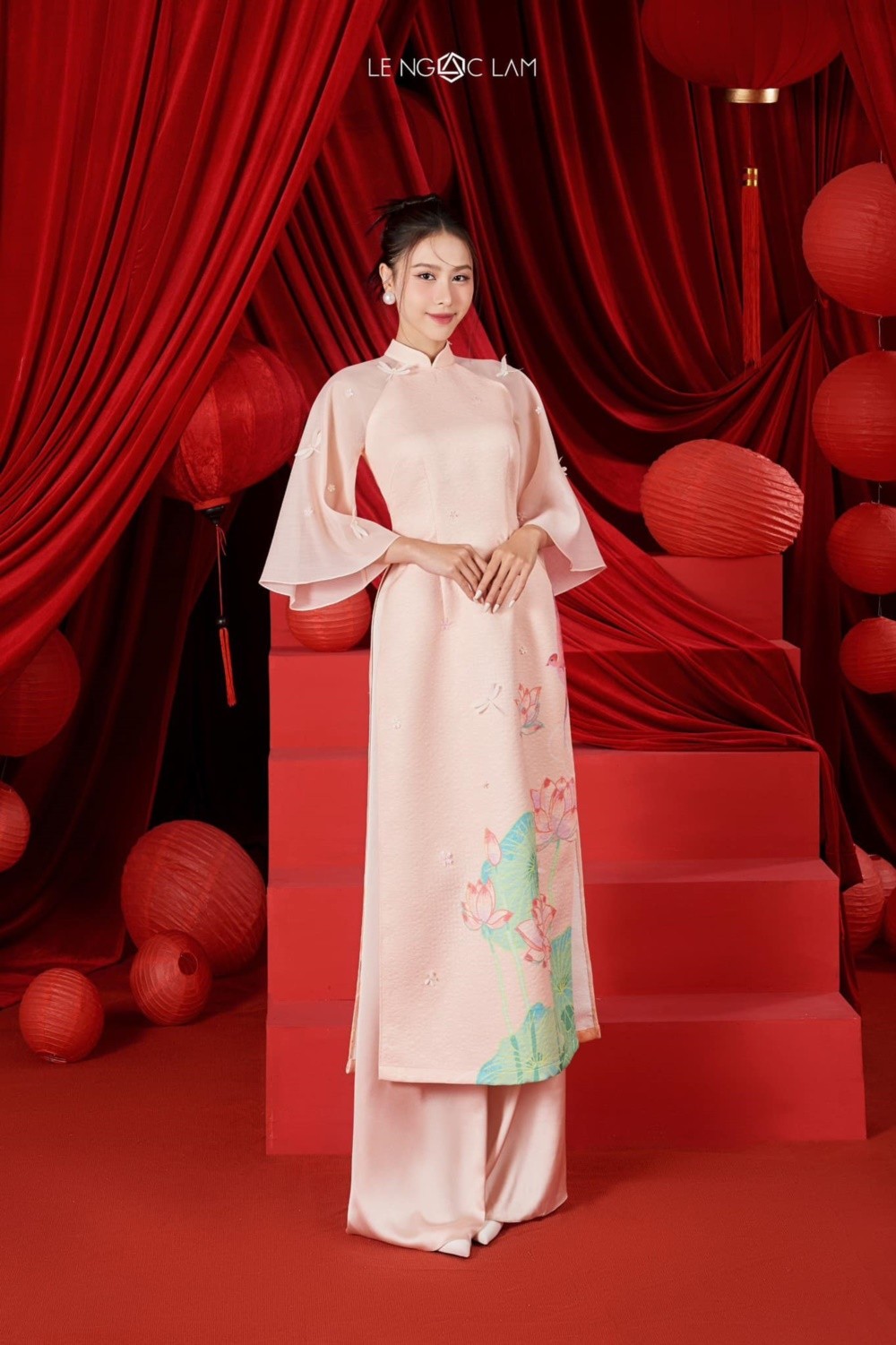 Nhan sắc thanh thuần của Top 3 Hoa hậu Việt Nam trong tà áo dài đón Tết Giáp Thìn ảnh 13