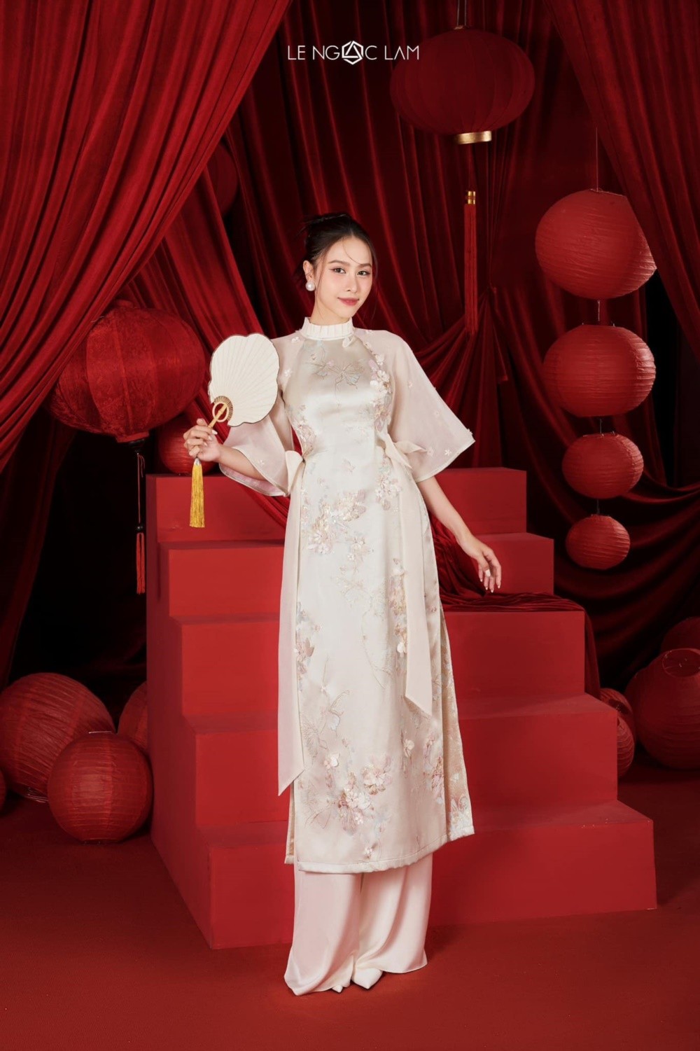Nhan sắc thanh thuần của Top 3 Hoa hậu Việt Nam trong tà áo dài đón Tết Giáp Thìn ảnh 14