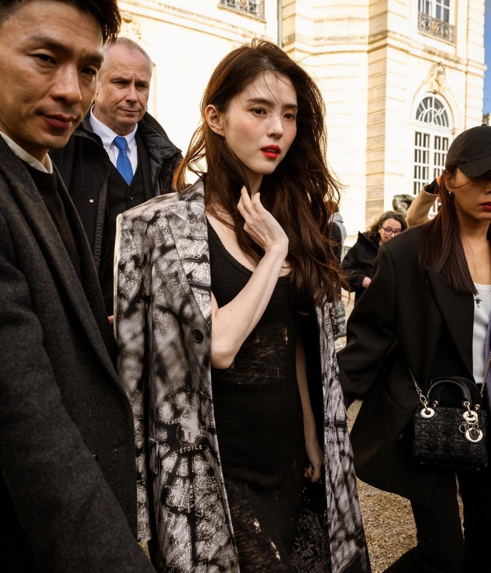 Tham dự show Dior, visual đỉnh cao của Han So Hee gây bão mạng, thách thức cam thường ảnh 11