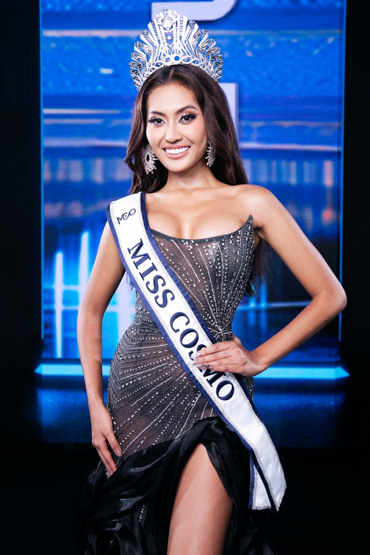 Ngắm cận cảnh nhan sắc Top 2 Miss Cosmo 2024 giây phút hậu đăng quang ảnh 2