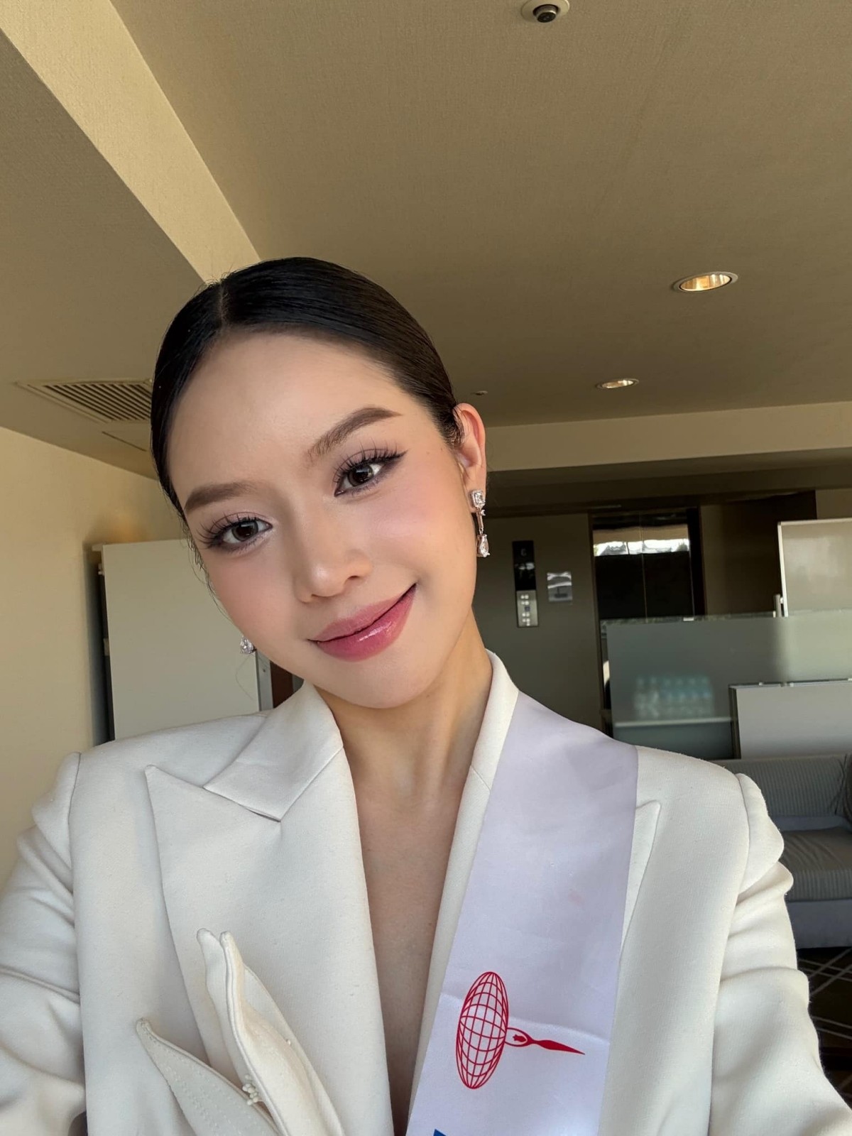 Hoa hậu Thanh Thủy chọn sắc trắng tinh khôi cho Bán kết Miss International 2024 ảnh 13