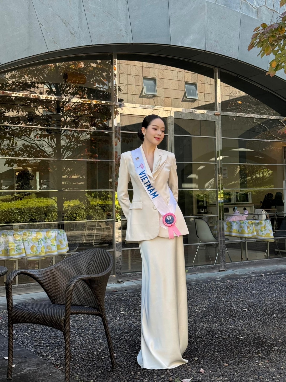 Hoa hậu Thanh Thủy chọn sắc trắng tinh khôi cho Bán kết Miss International 2024 ảnh 12