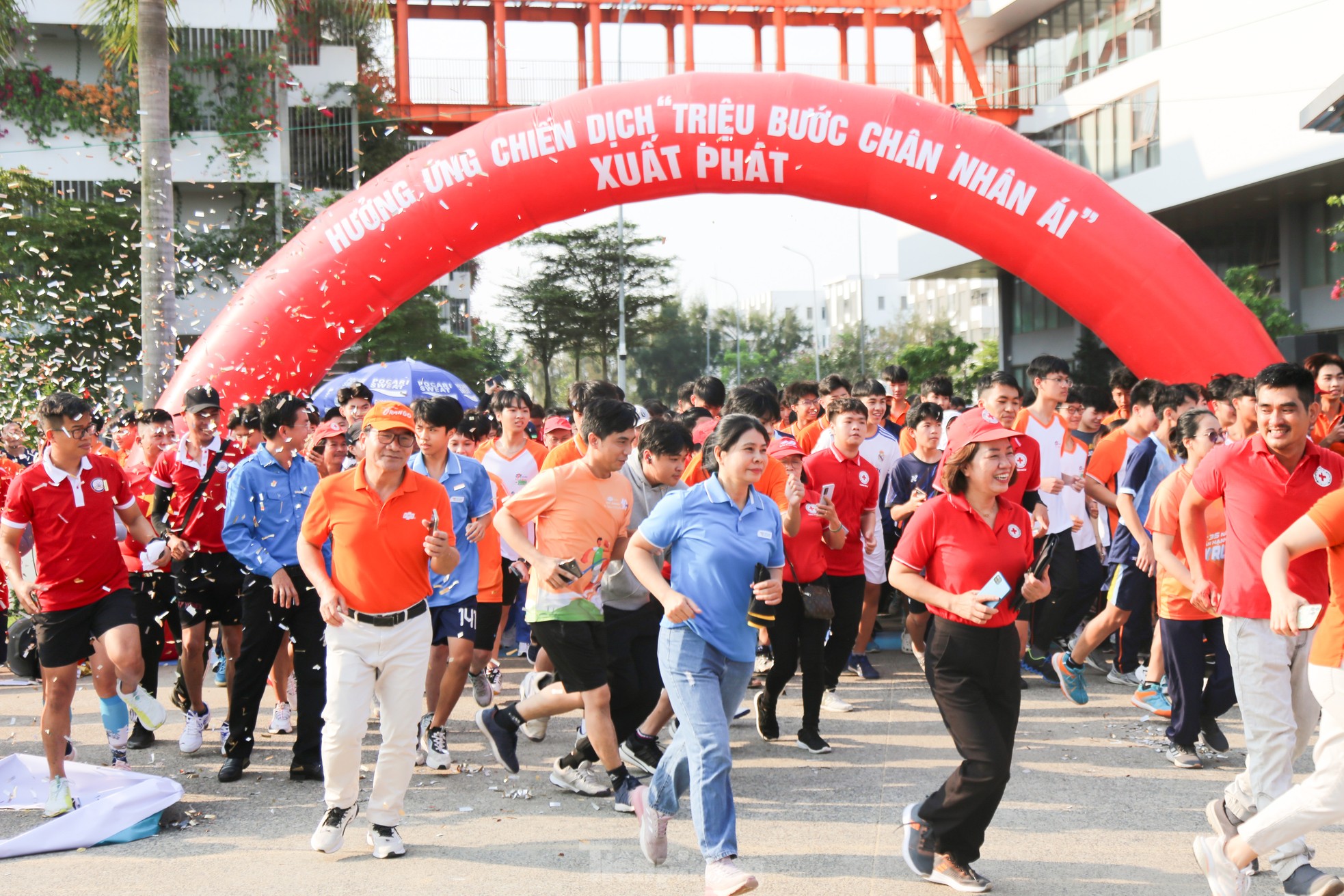 Ngàn người dân Đà Nẵng cùng chạy gây quỹ vì cộng đồng ảnh 7